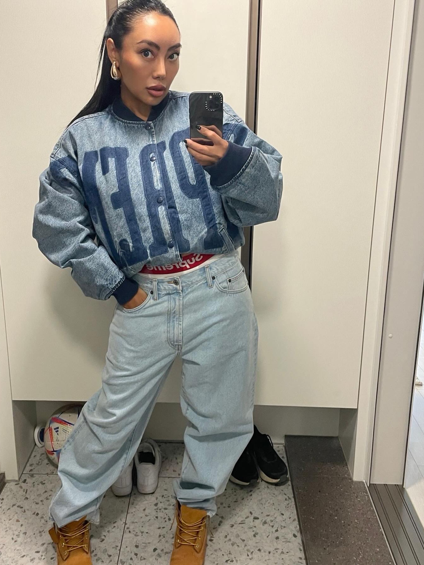 Supreme Washed Knockout Denim Varsity Jacket Washed Blue - 23SS, (W) Timberland 6 Inch Premium Waterproof Boot Wheat Nubuck - Wide 착용 스타일