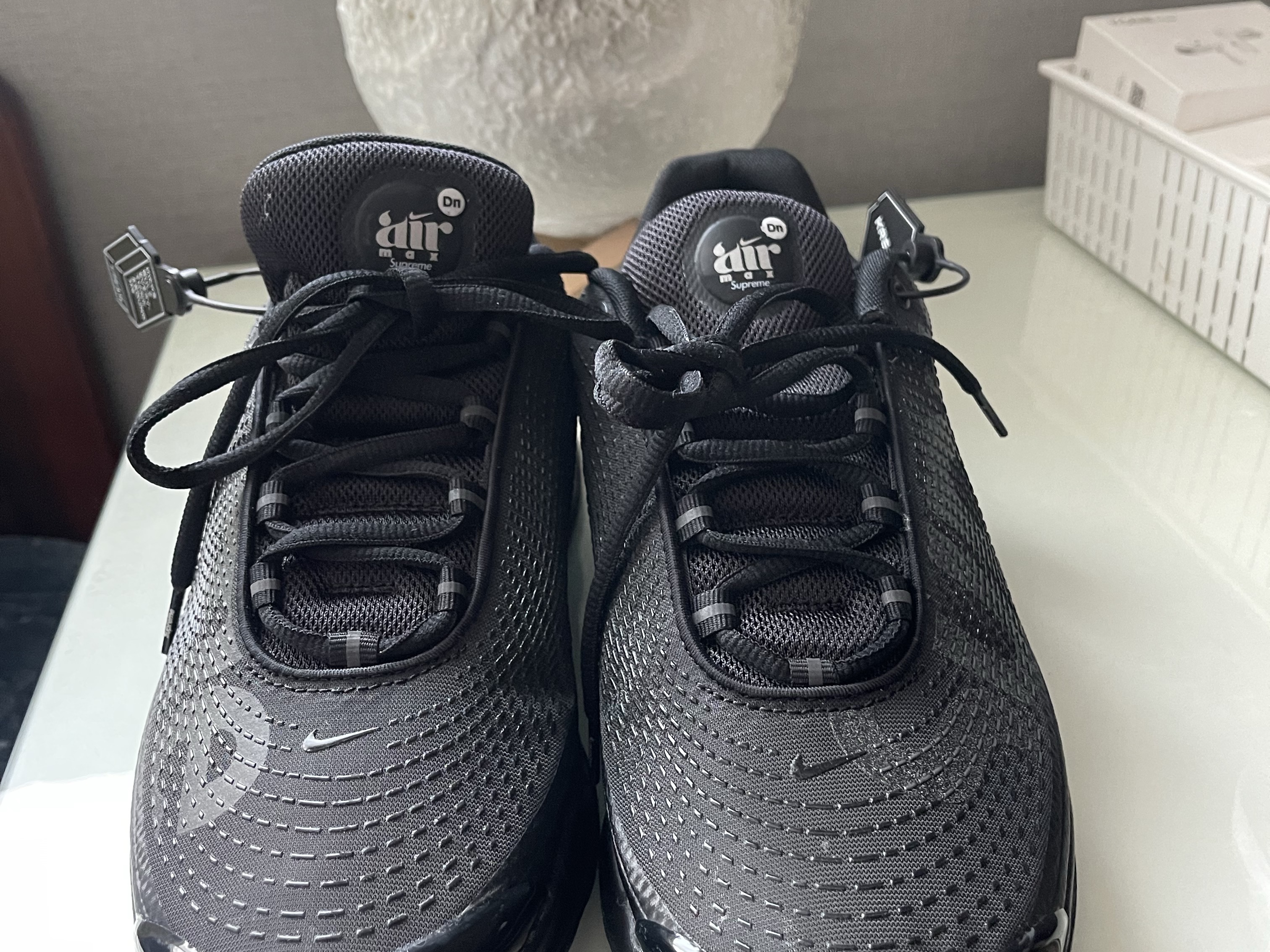 Nike x Supreme Air Max DN SP Black Galactic Jade 착용 스타일 - 3