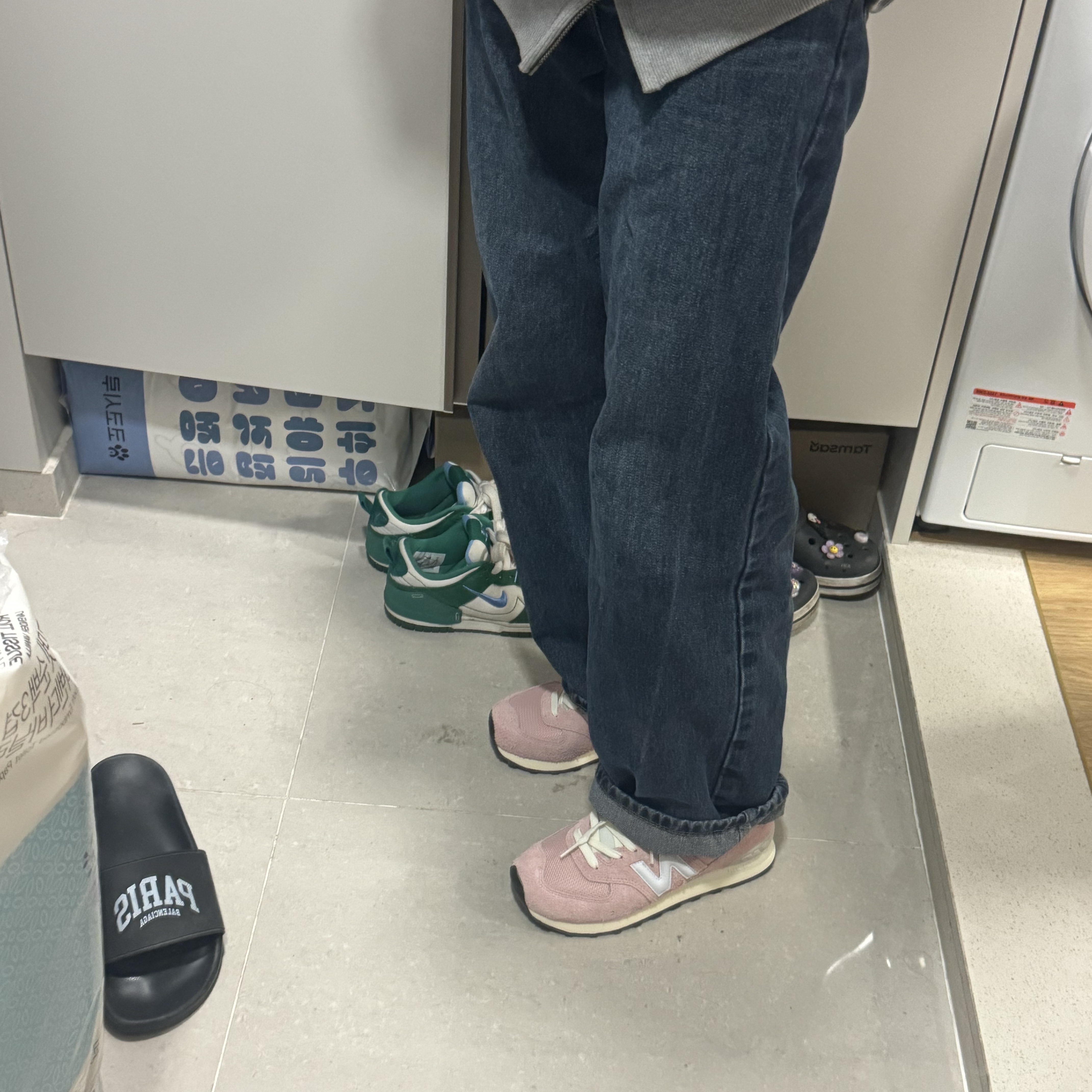 New Balance 574 Heritage Mellow Pink 착용 스타일 - 3