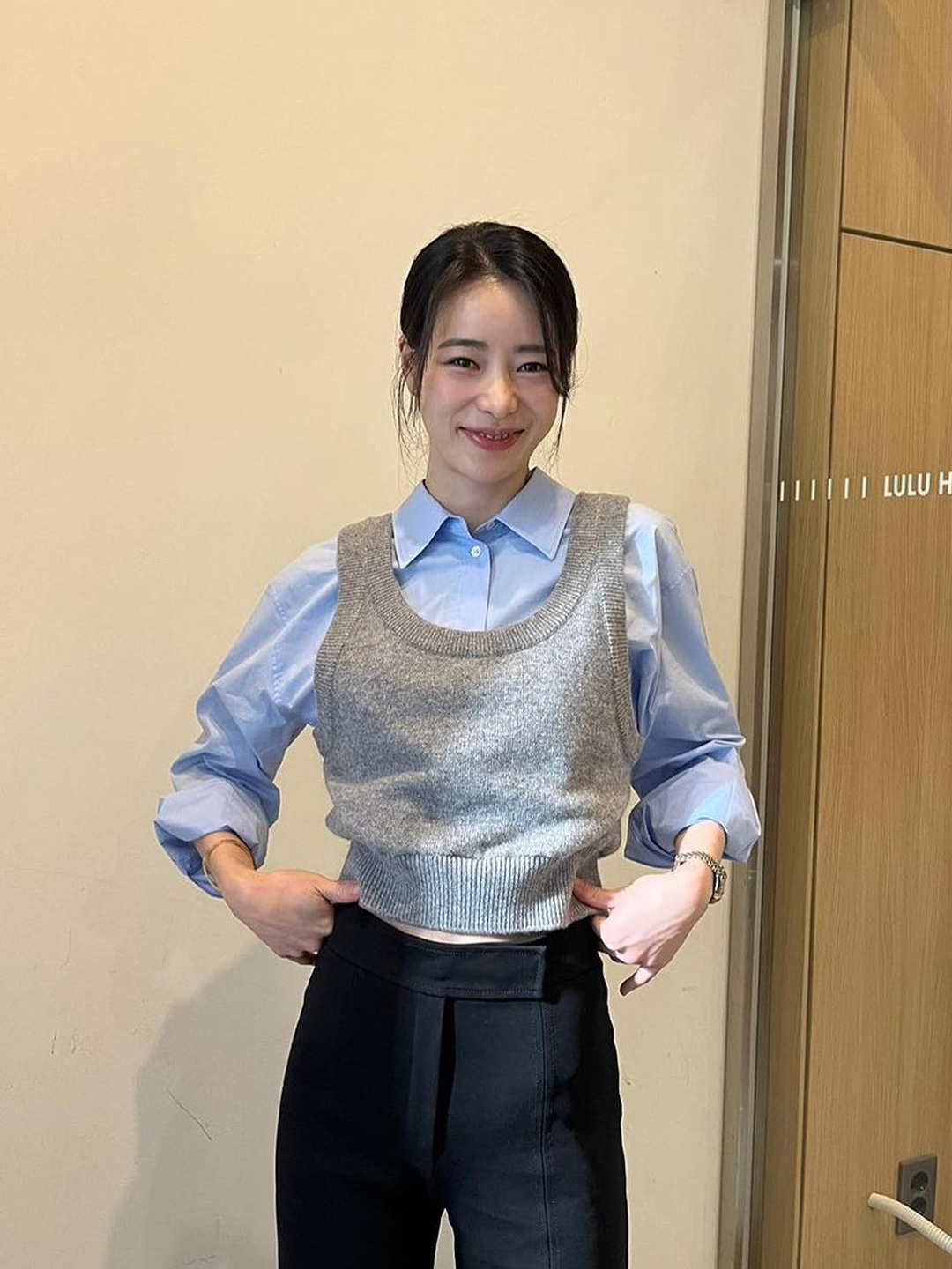 Gucci GG Oxford Cotton Shirt Blue, Gucci Oxford Cotton Shirt with Double G Embroidery Light Blue 착용 스타일 - 3