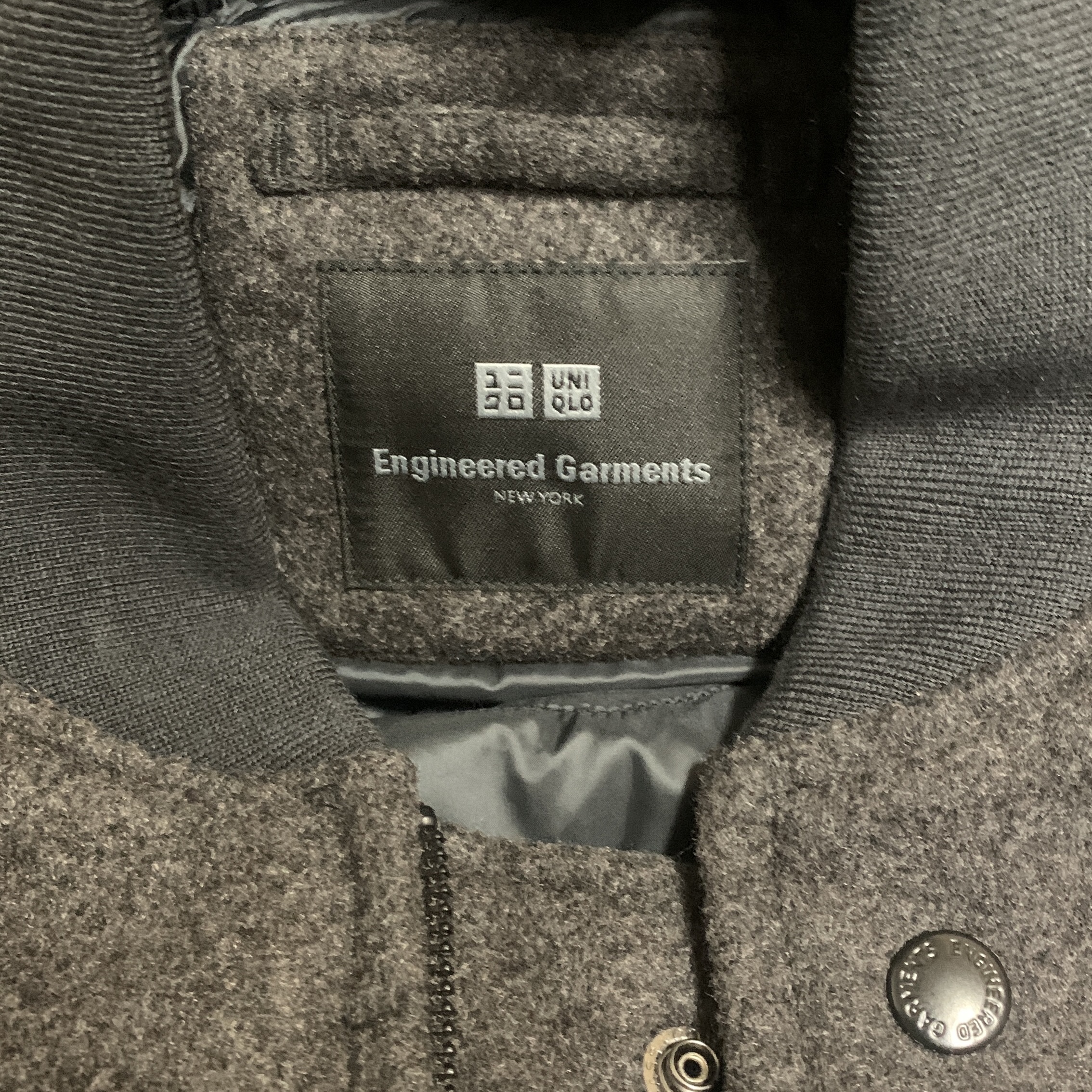 Uniqlo x Engineered Garments Pufftech Short Blouson Dark Gray 착용 스타일 - 1