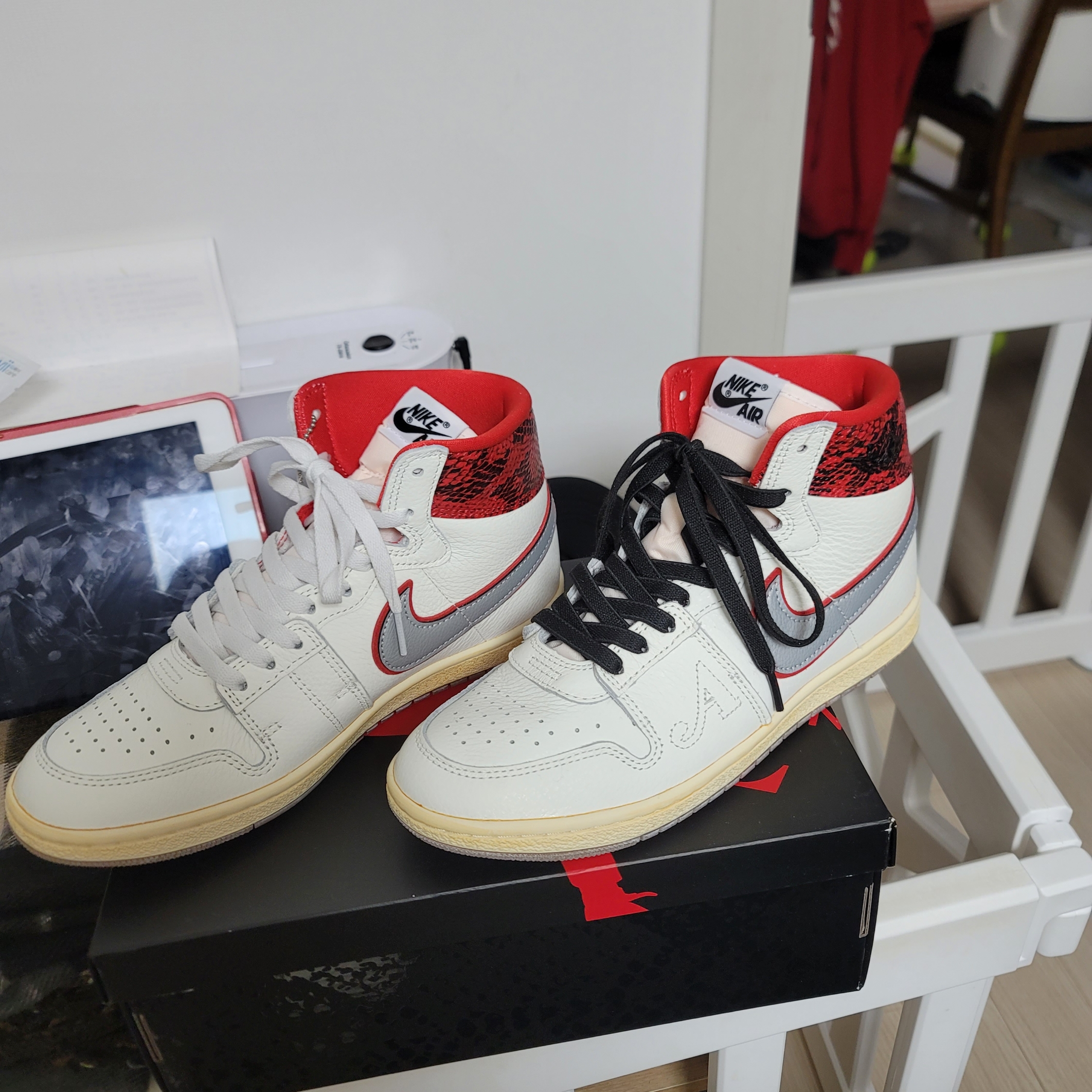 Jordan x Awake NY Air Ship PE SP Sail University Red 착용 스타일 - 1