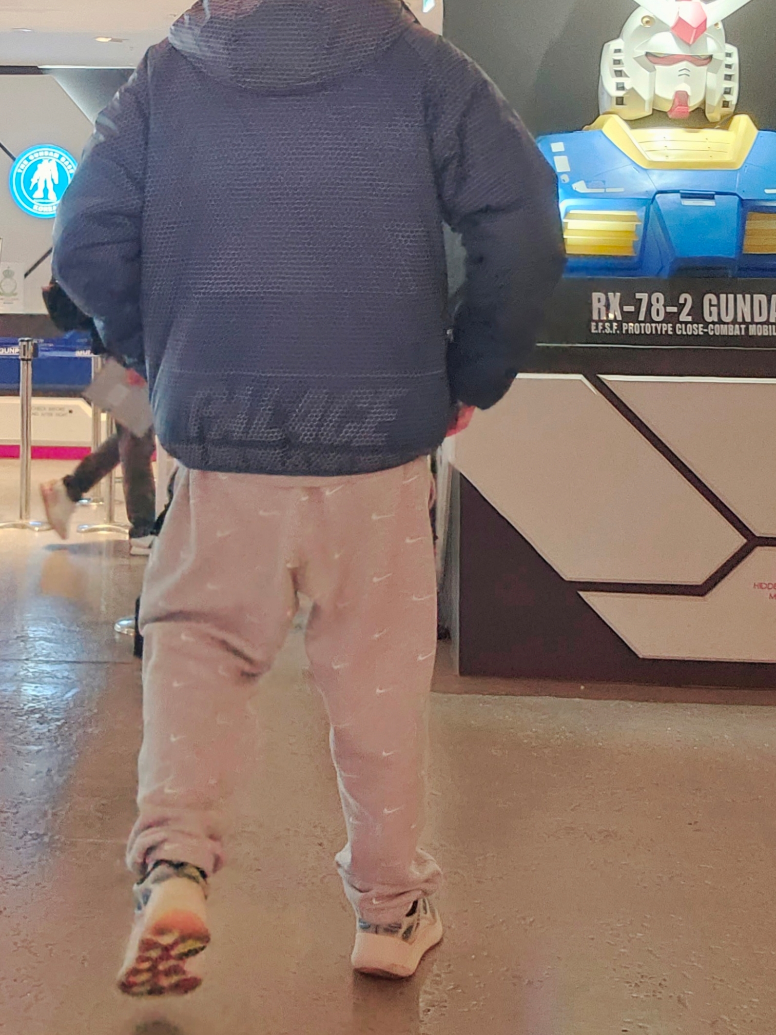 Palace Hexagon Pertex Quilted Jacket Blue - 24SS, Adidas Yeezy 700 V3 Kyanite 착용 스타일 - 1