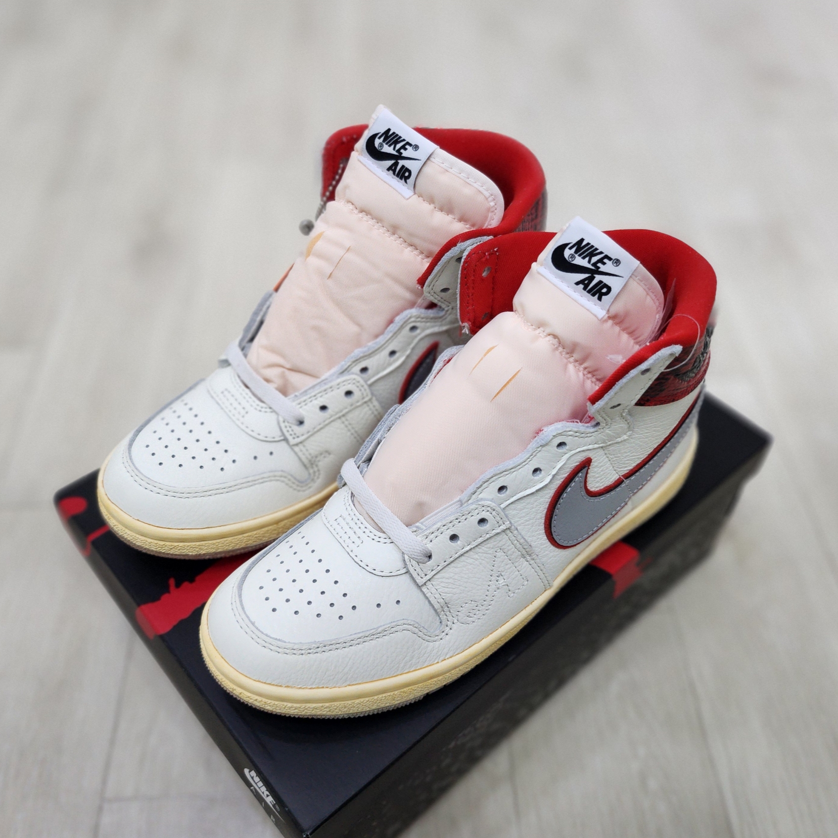 Jordan x Awake NY Air Ship PE SP Sail University Red 착용 스타일 - 2