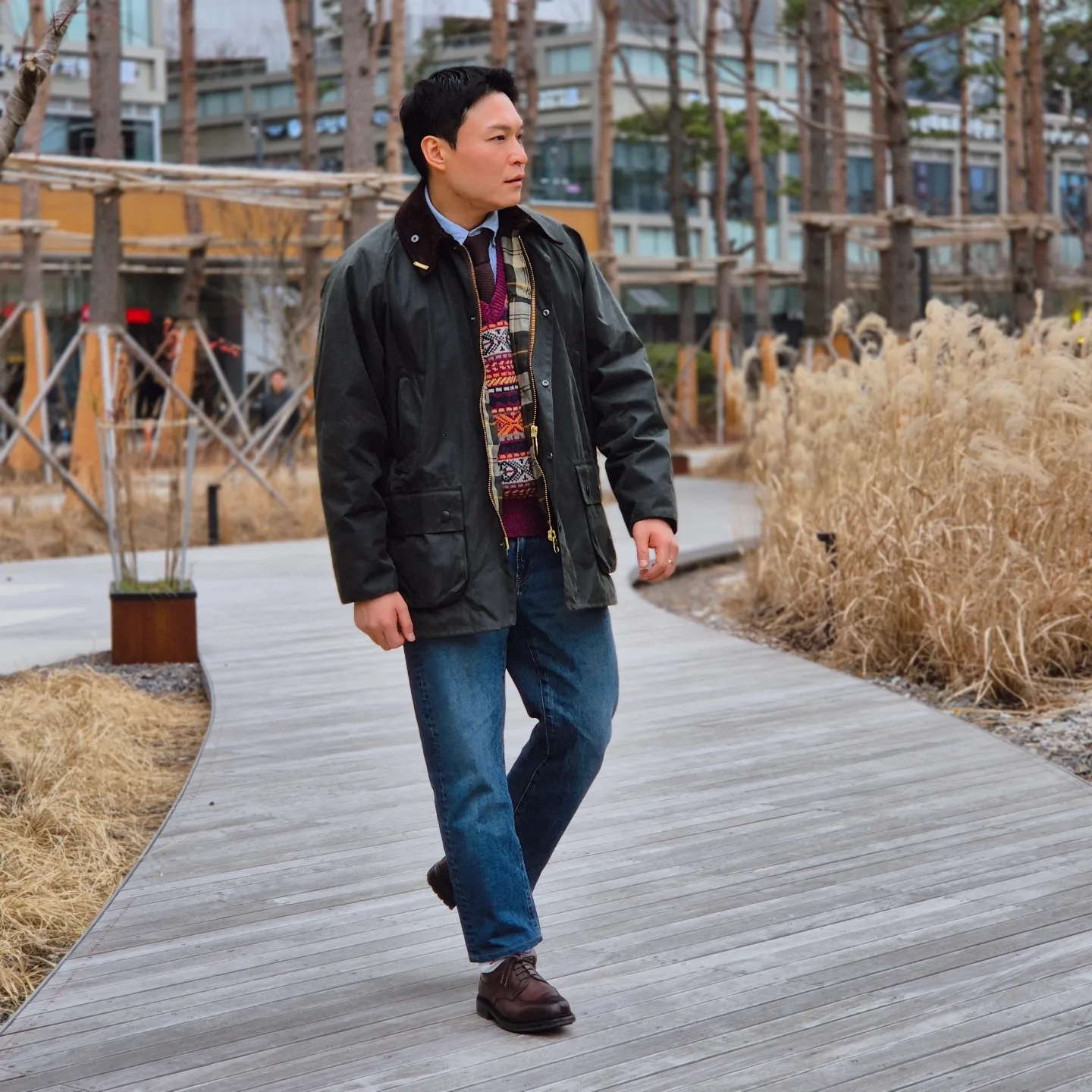 Barbour Bedale Wax Jacket Sage 착용 스타일