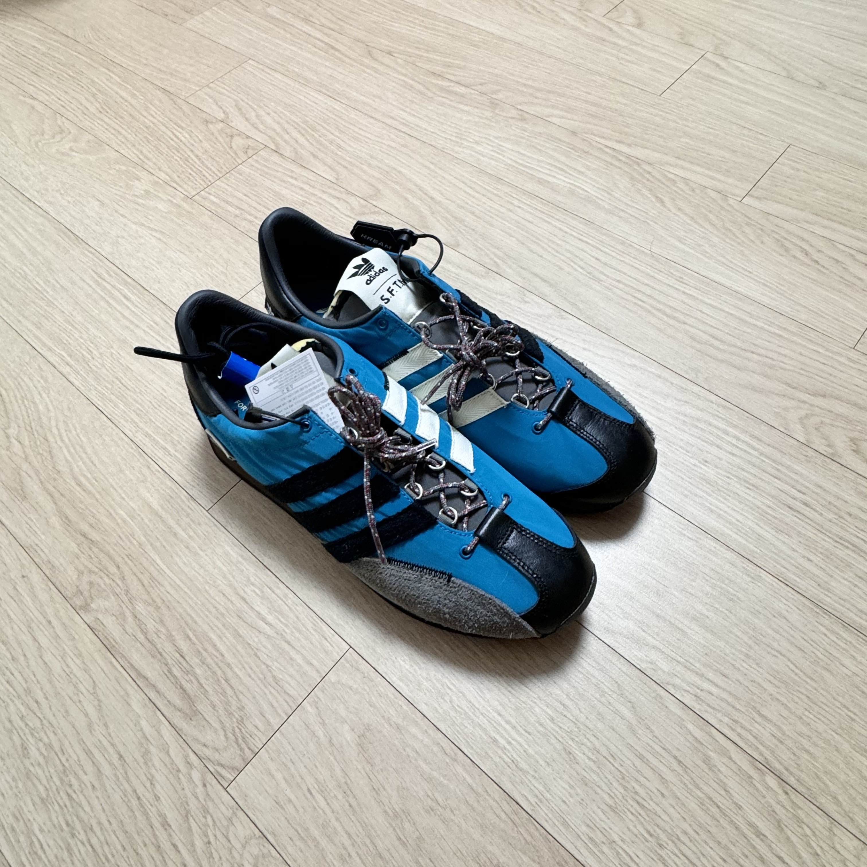 Adidas x Song for the Mute Country OG Active Teal Core Black 착용 스타일 - 1