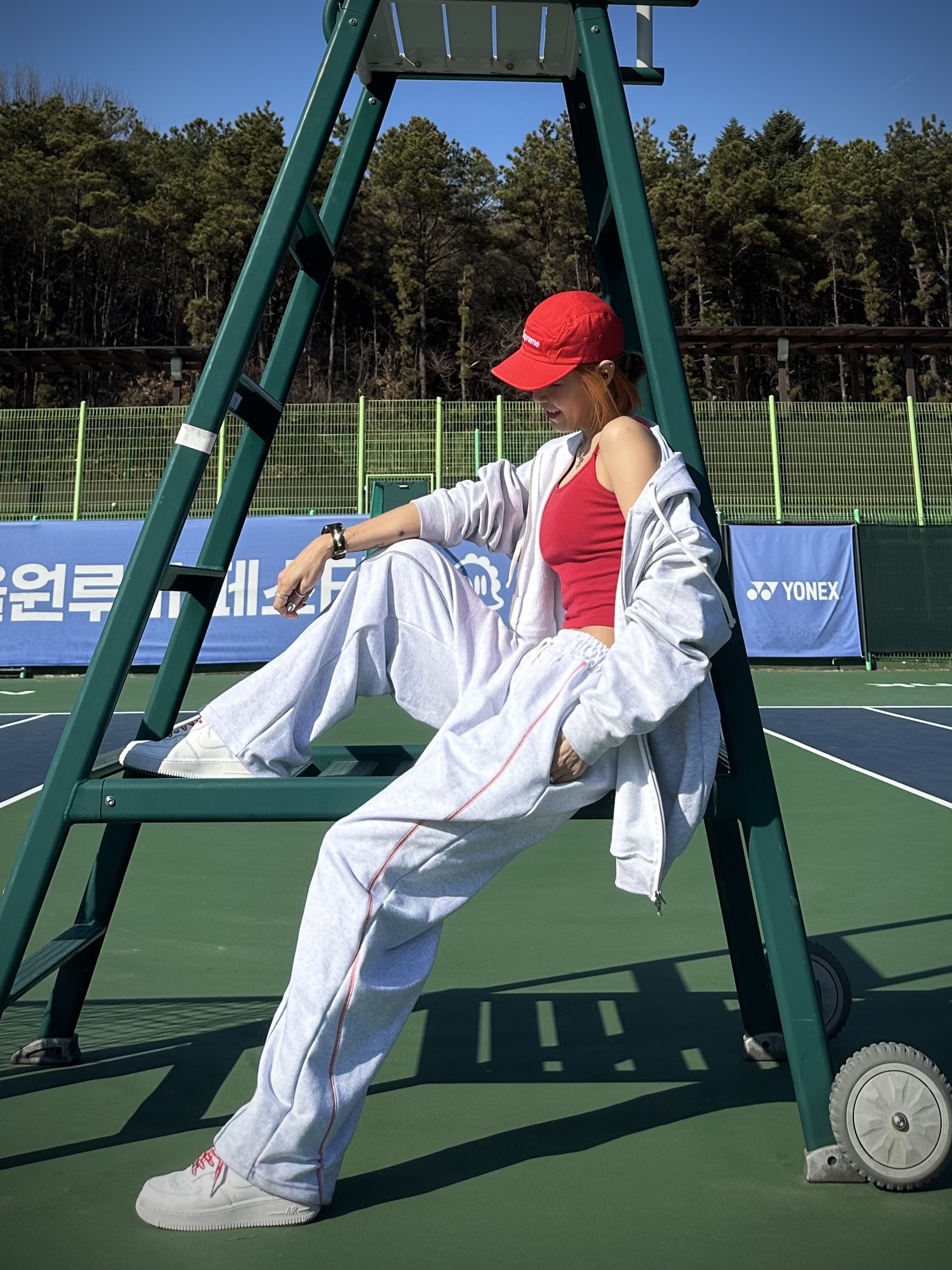 Nike x Supreme Air Force 1 Low White 착용 스타일 - 4