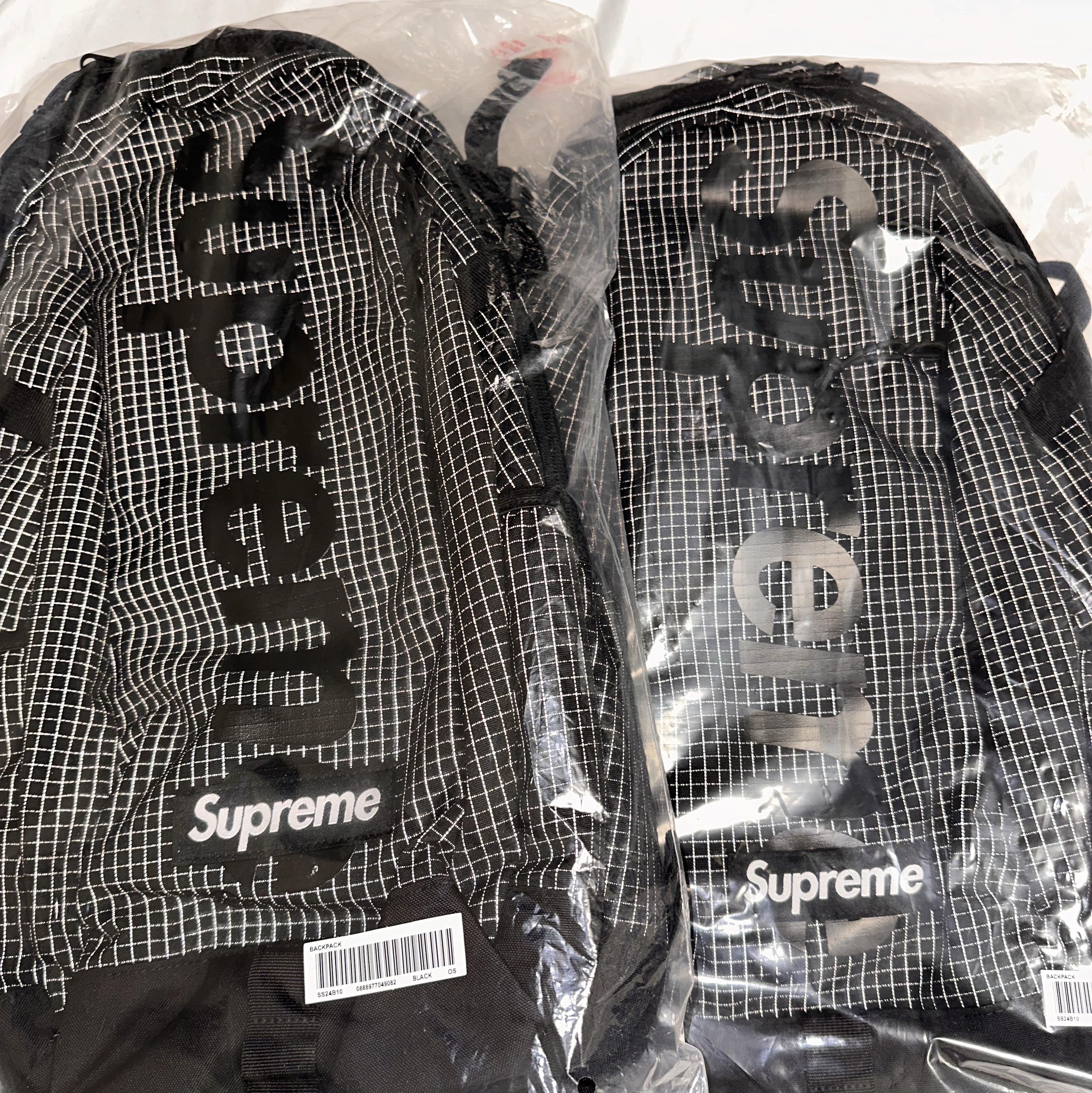 Supreme Backpack Black - 24SS 착용 스타일 - 1