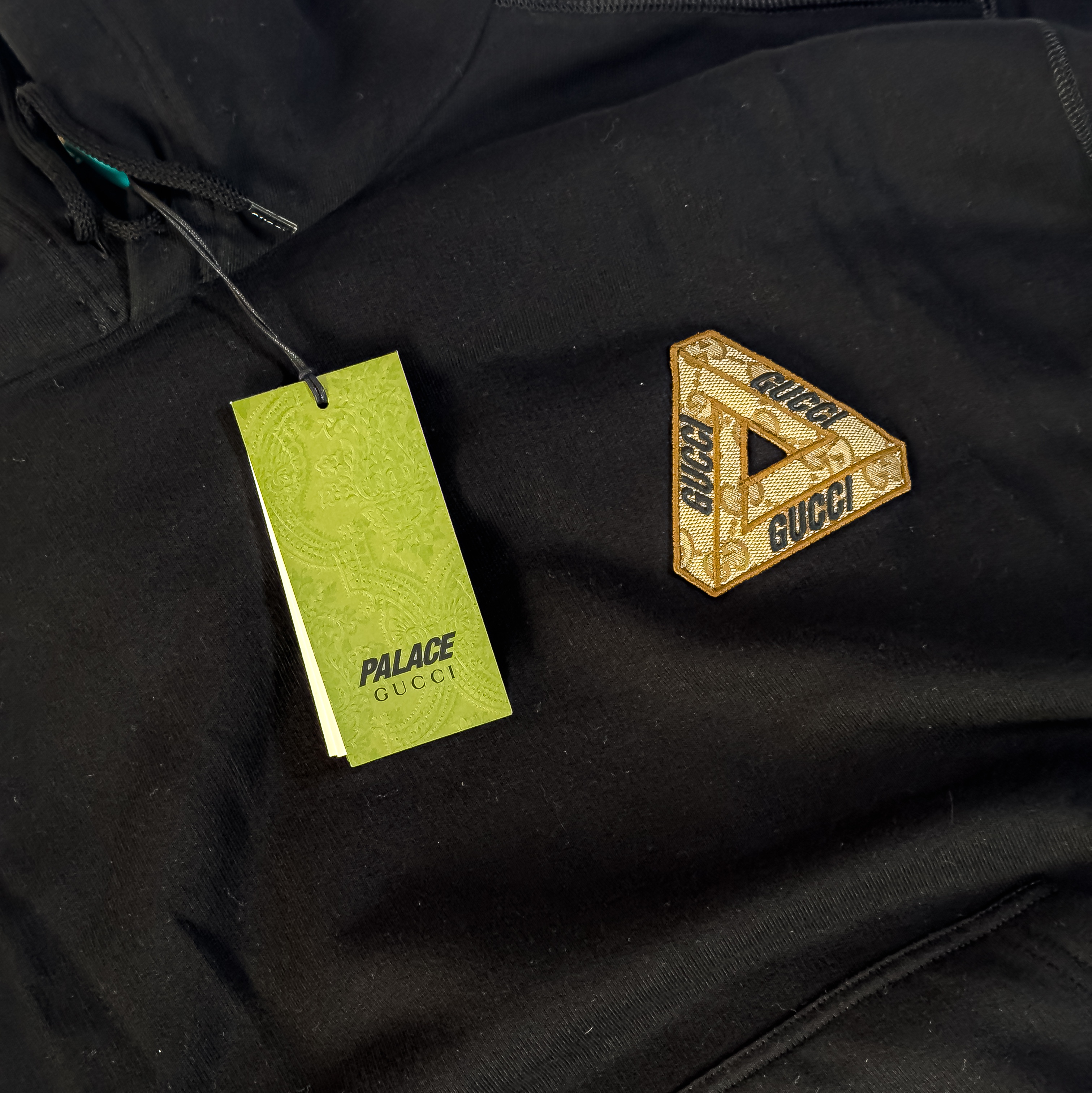Palace x Gucci Hoodie with Tri-Ferg GG Patch Black - 22FW 착용 스타일 - 2