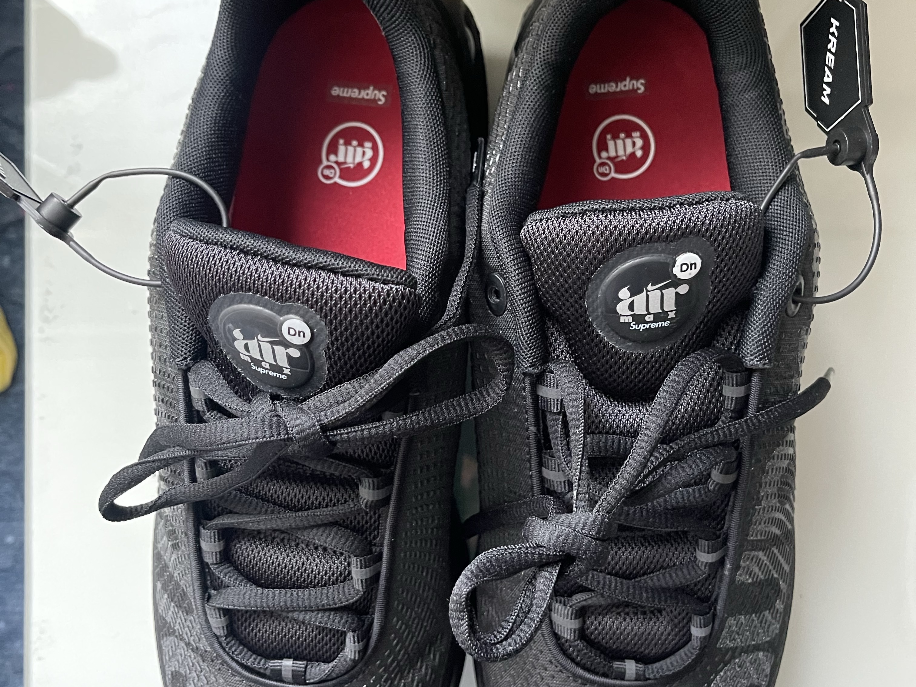 Nike x Supreme Air Max DN SP Black Galactic Jade 착용 스타일 - 4