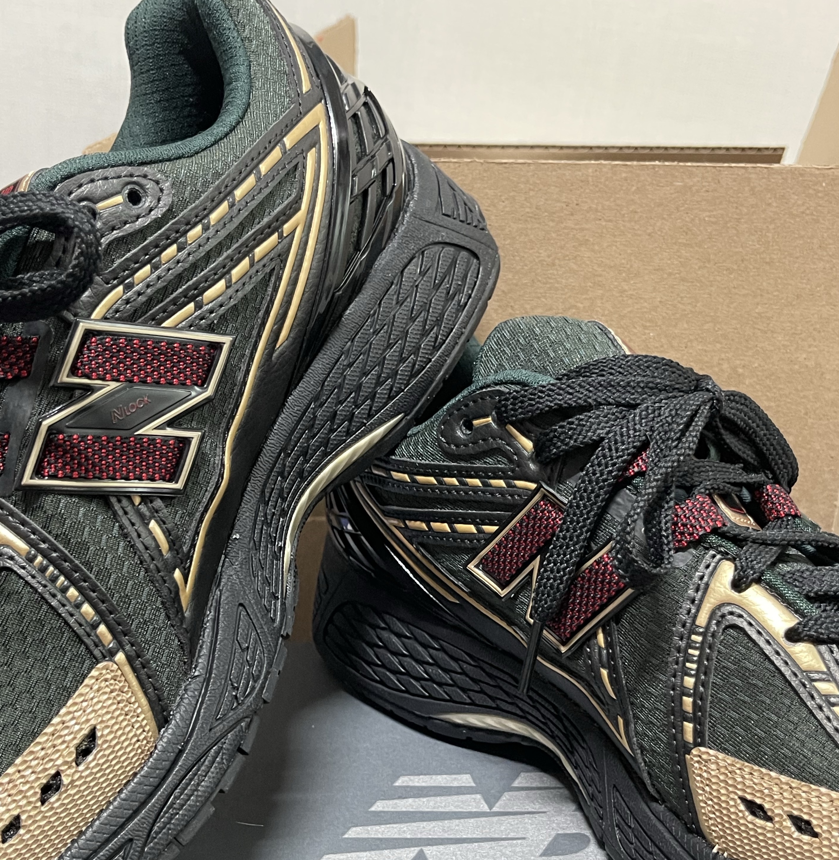 New Balance x Kith 1906R Black Green 착용 스타일