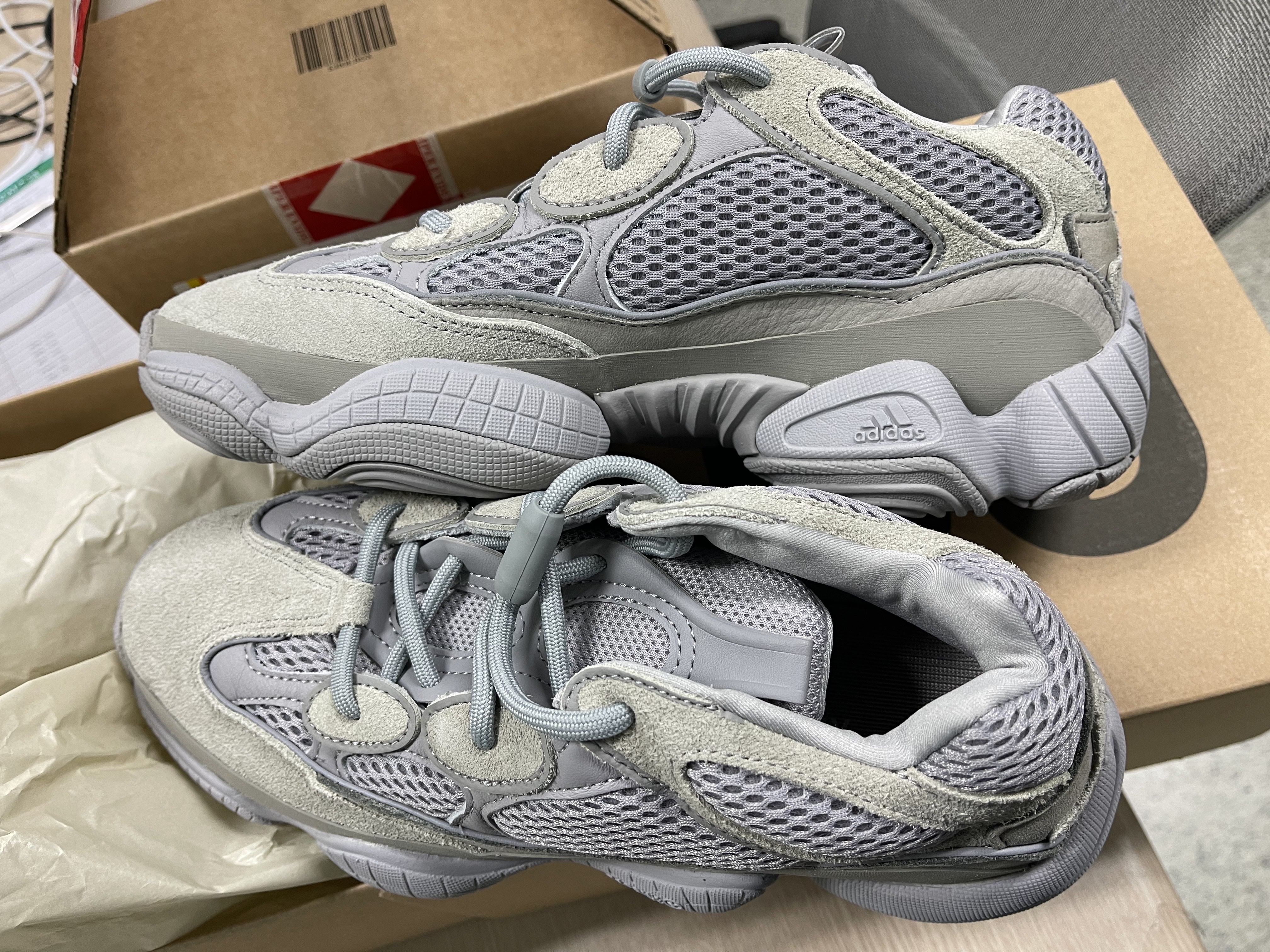 Adidas Yeezy 500 Stone Salt 착용 스타일 - 2