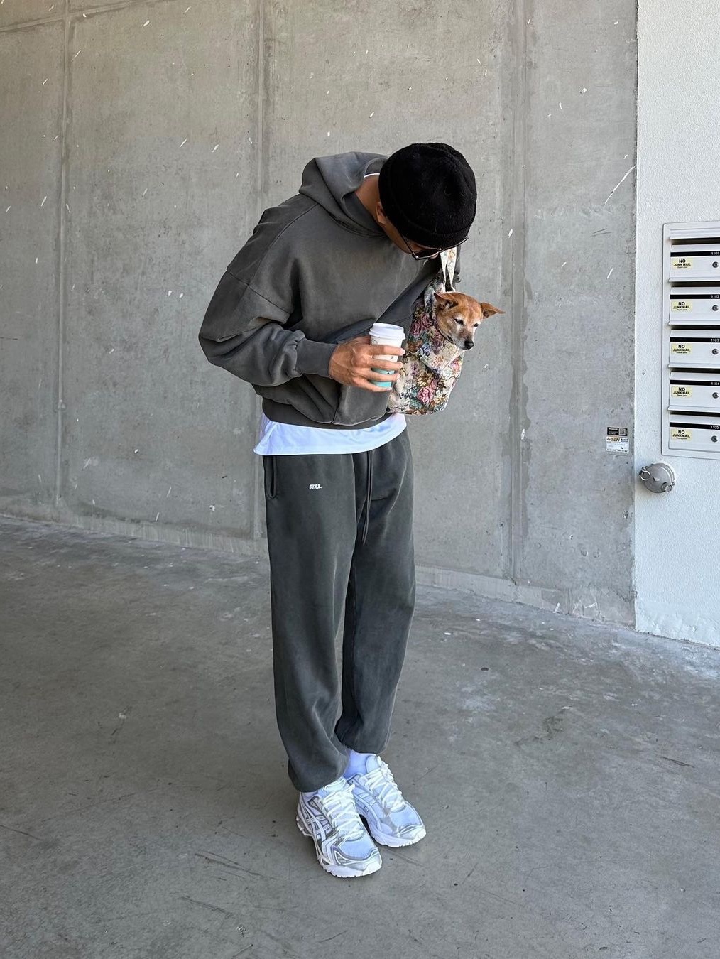 IAB Studio Hoodie Light Gray, IAB Studio Sweatpants Light Gray 착용 스타일 - 5