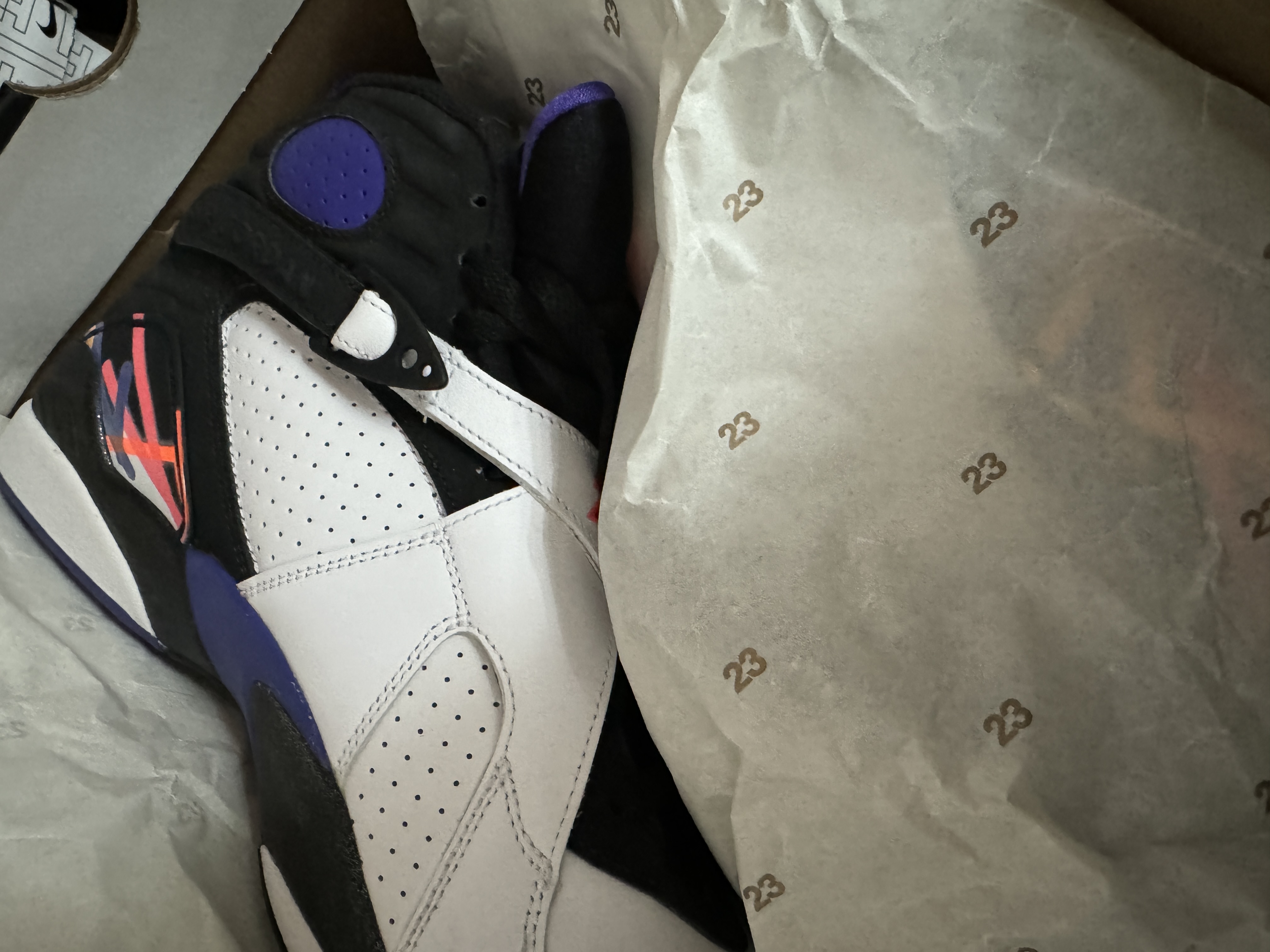 Jordan 8 Retro Three-Peat 착용 스타일