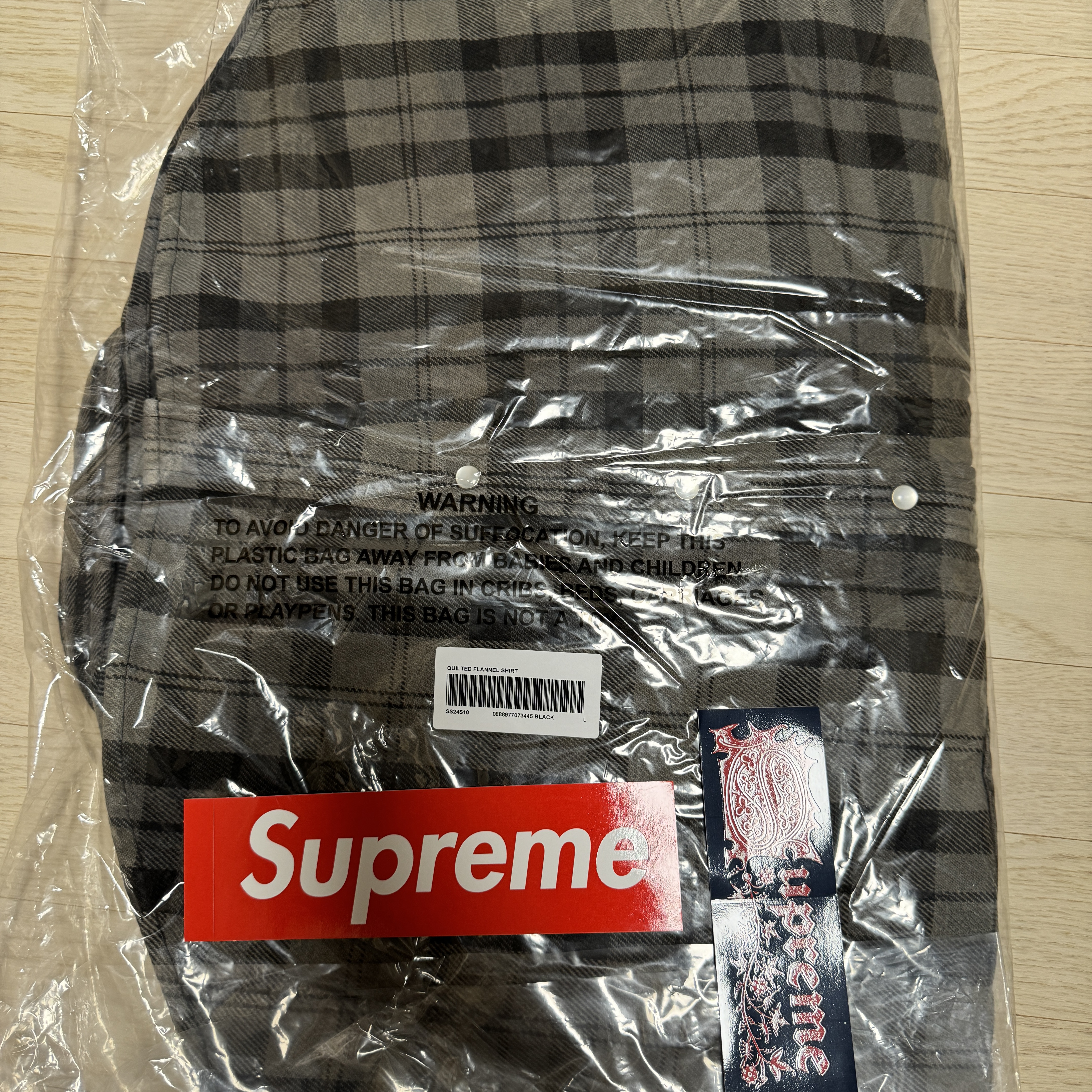 Supreme Quilted Flannel Snap Shirt Black - 24SS 착용 스타일