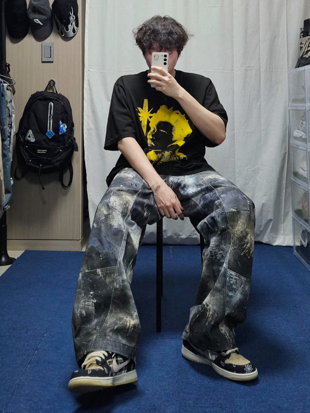 Undermycar House of Doris Graphic T-Shirt Black - 23SS, Nike x Travis Scott SB Dunk Low 착용 스타일 - 3