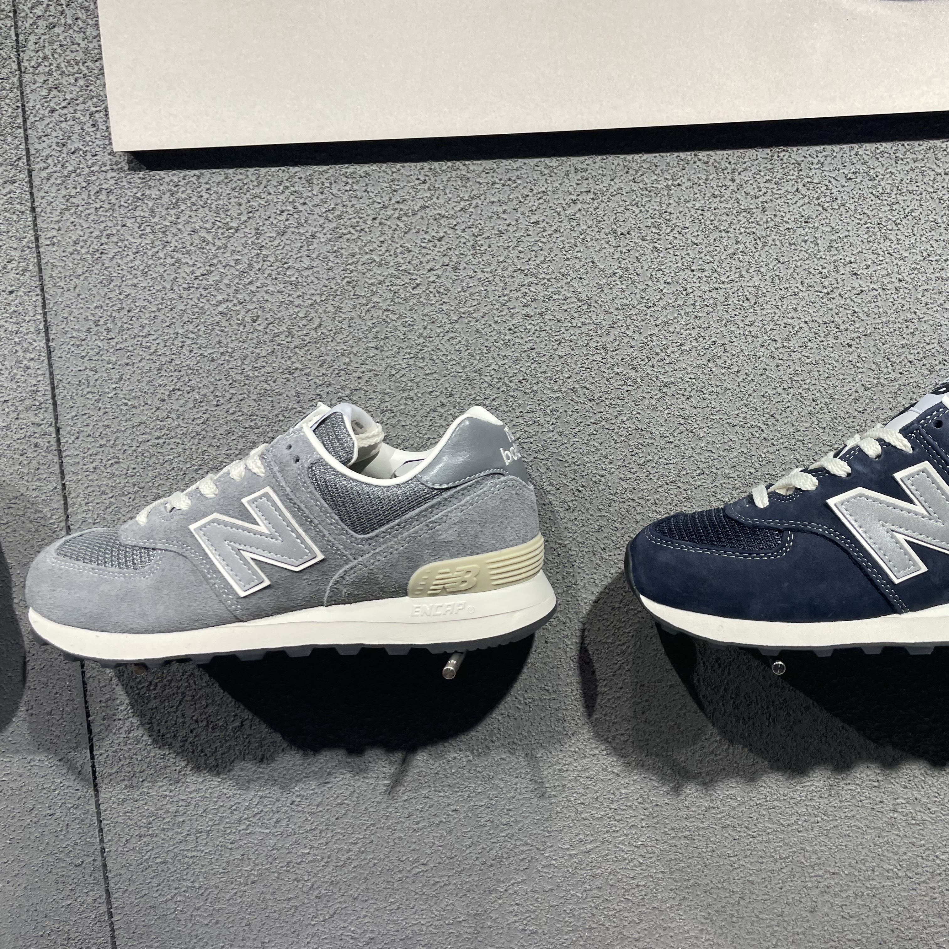 New Balance x Pottery 574 Premium Hard Navy, New Balance x Pottery 574 Premium Soft Grey 착용 스타일 - 2