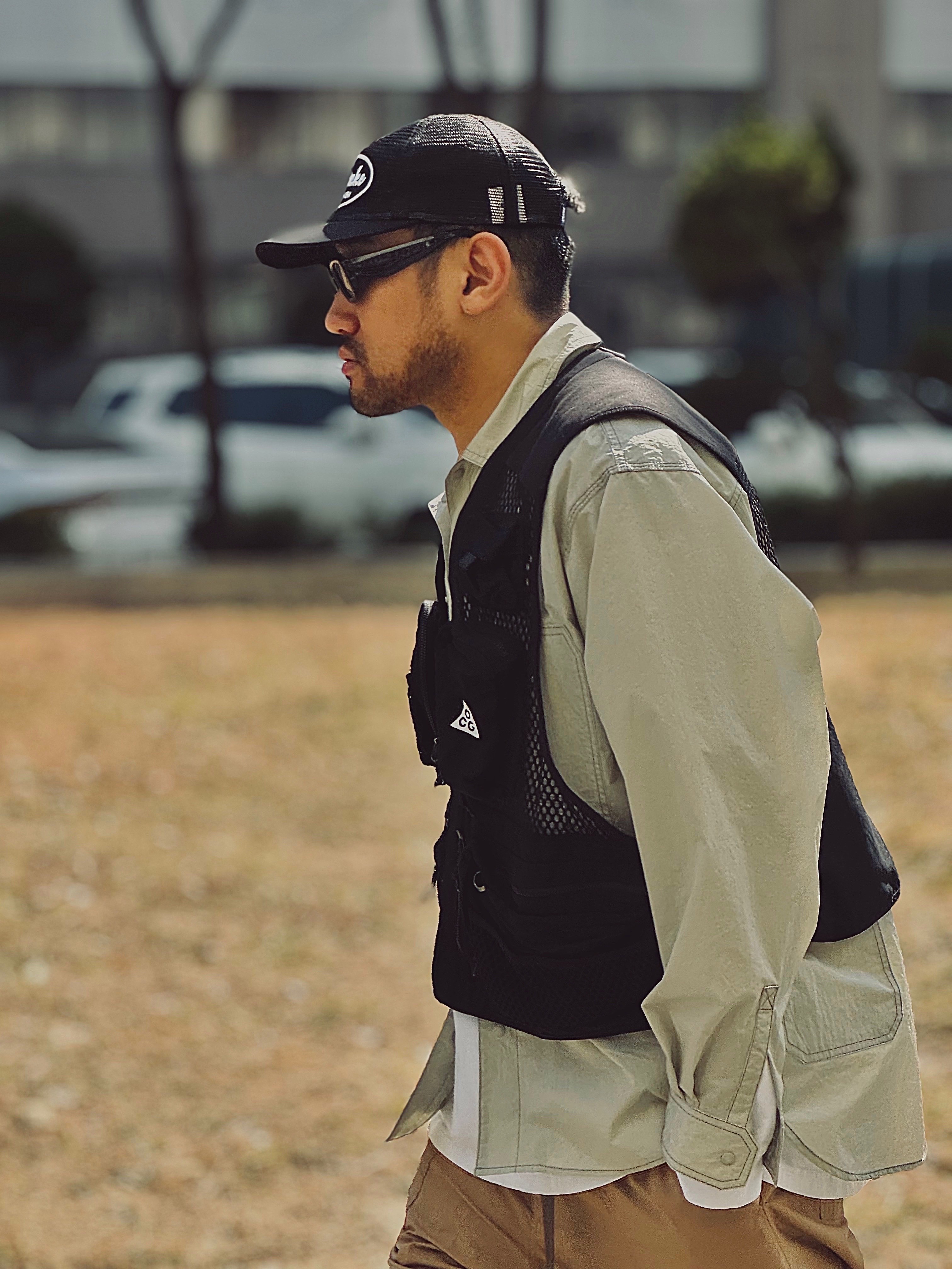 Nike ACG Buttles Vest Black - Asia, Clarks x Beams Wallabee Boots GTX Navy Suede 착용 스타일 - 3