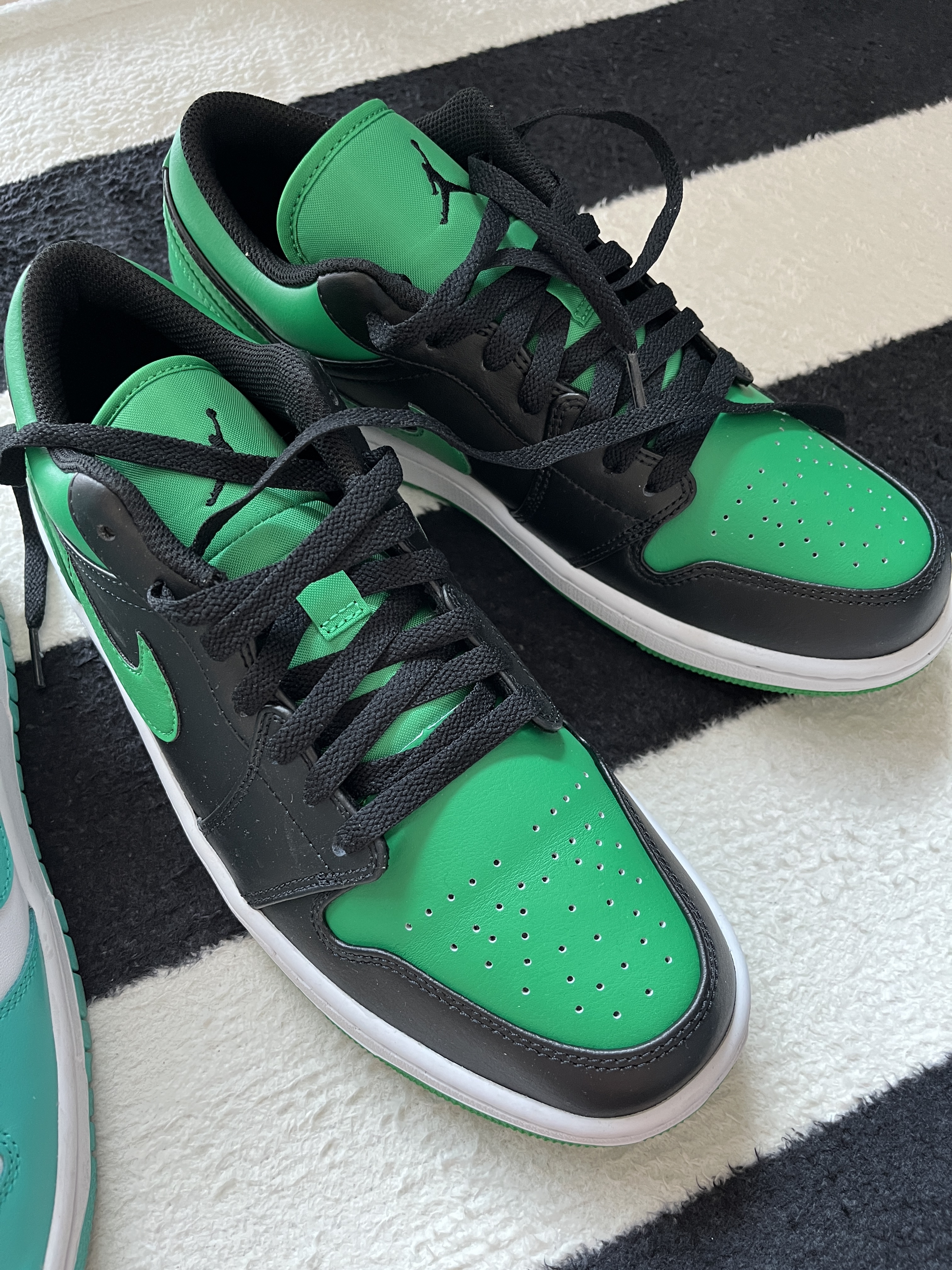 Jordan 1 Low Lucky Green 착용 스타일