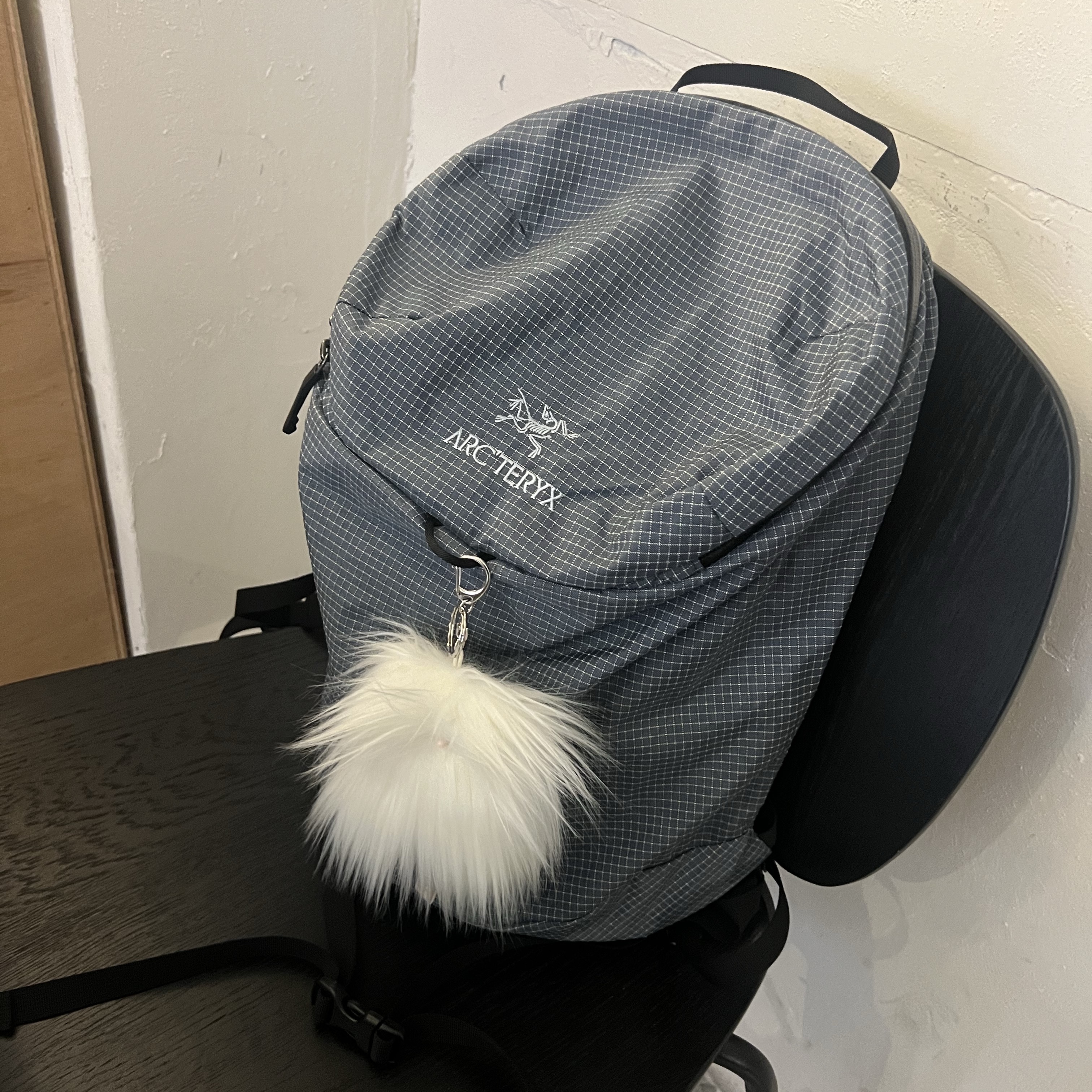 Arc'teryx Konseal 15 Backpack Neptune 착용 스타일
