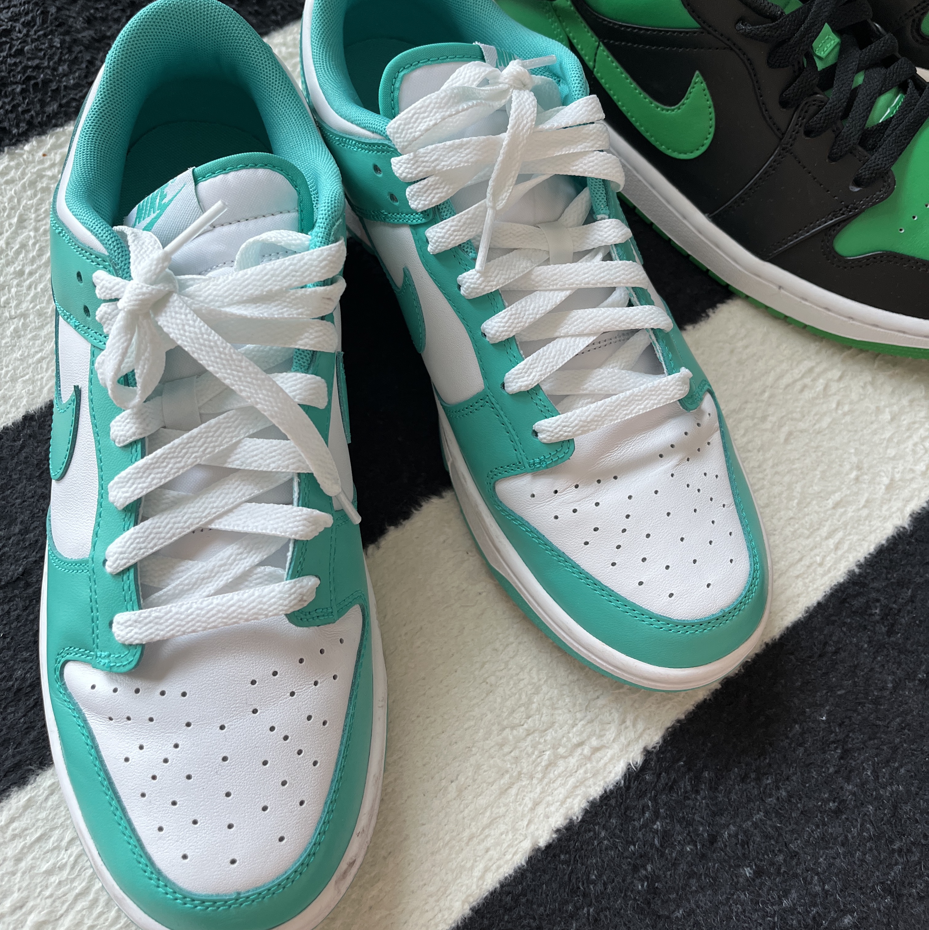 Nike Dunk Low White Clear Jade 착용 스타일