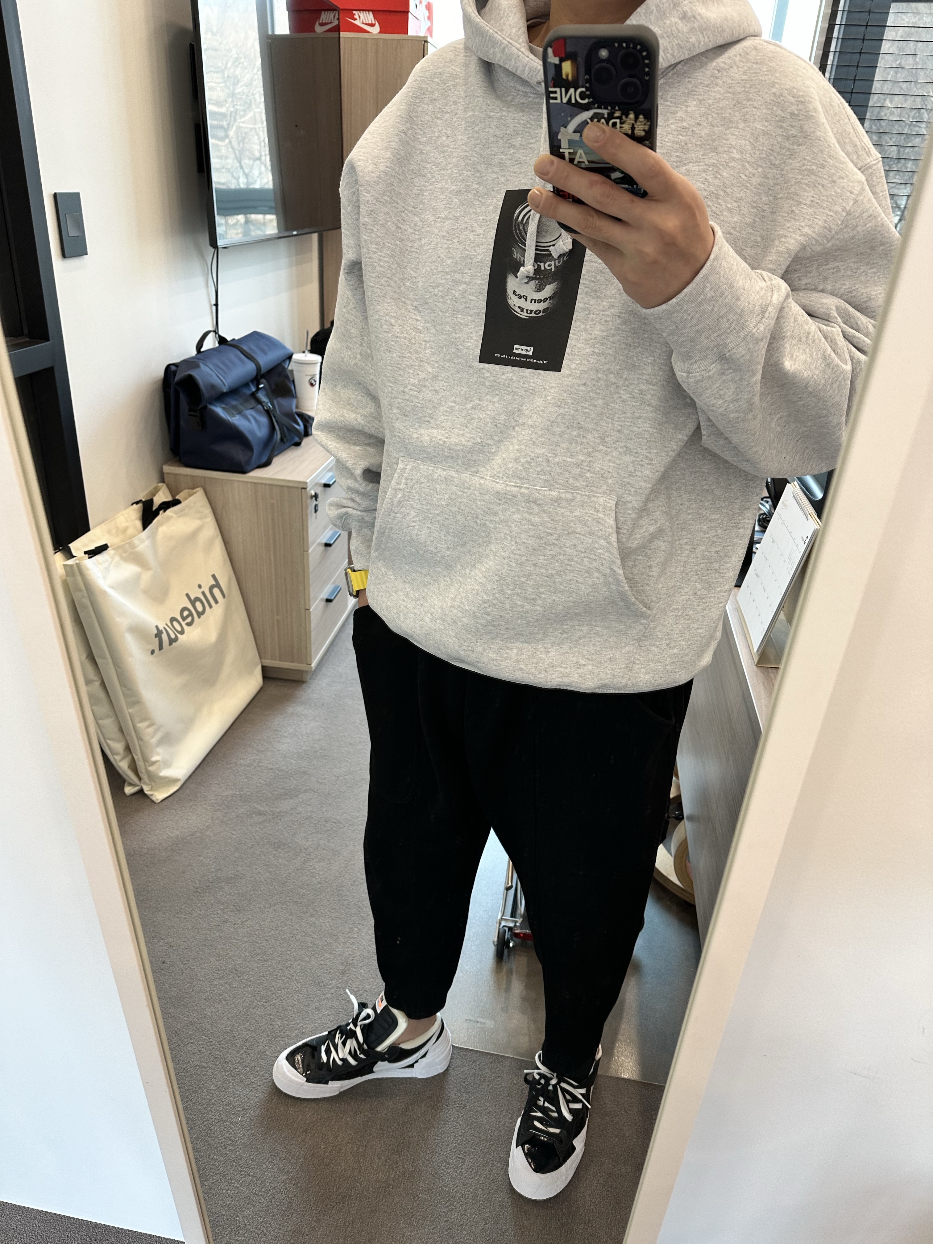 Supreme Soup Can Hooded Sweatshirt Ash Grey - 24SS, Nike x Sacai Blazer Low Black Patent Leather 착용 스타일 - 1