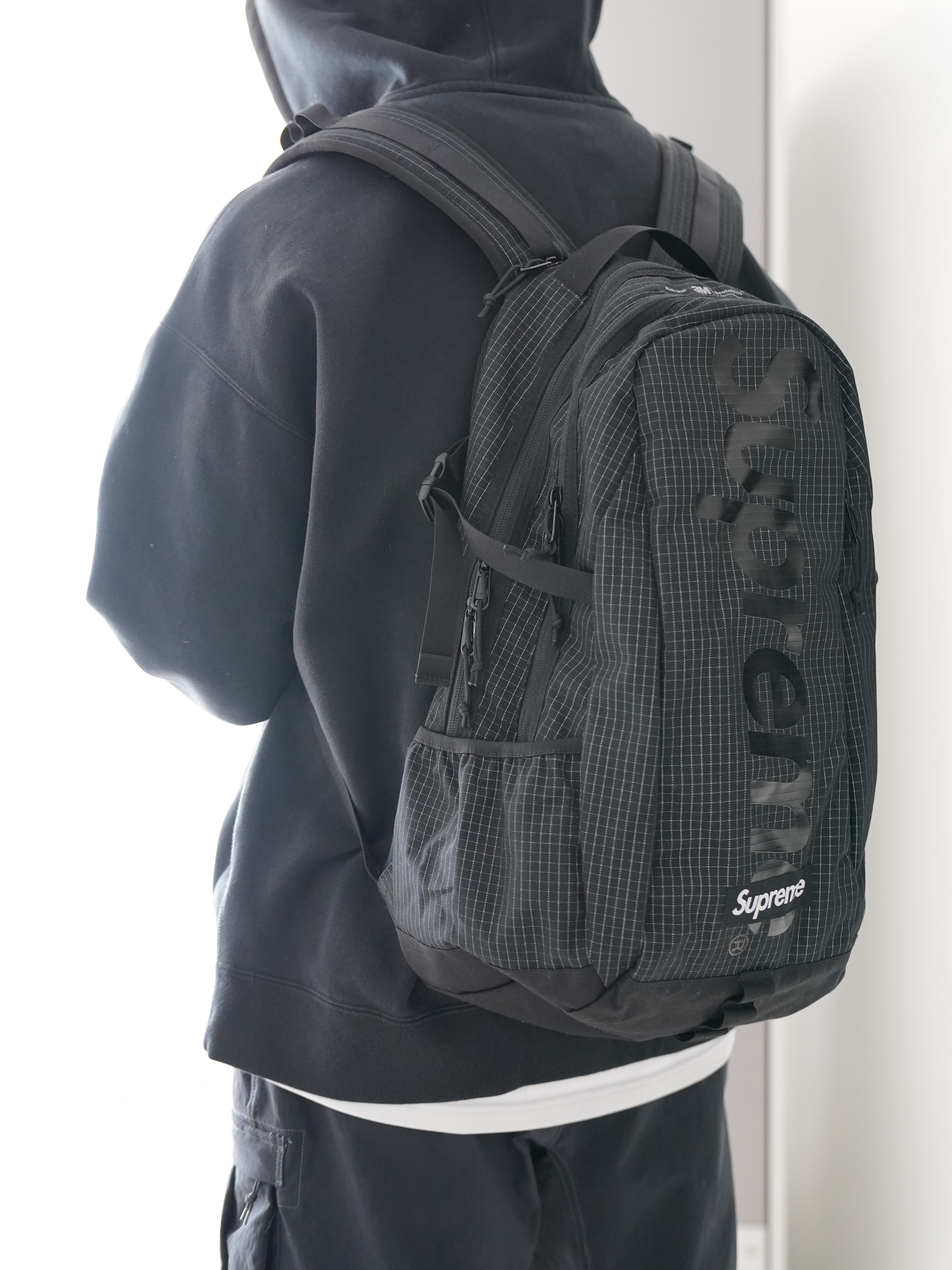 Supreme Backpack Black - 24SS, Nike NRG Solo Swoosh Fleece Hoodie Black White - US/EU 착용 스타일 - 2