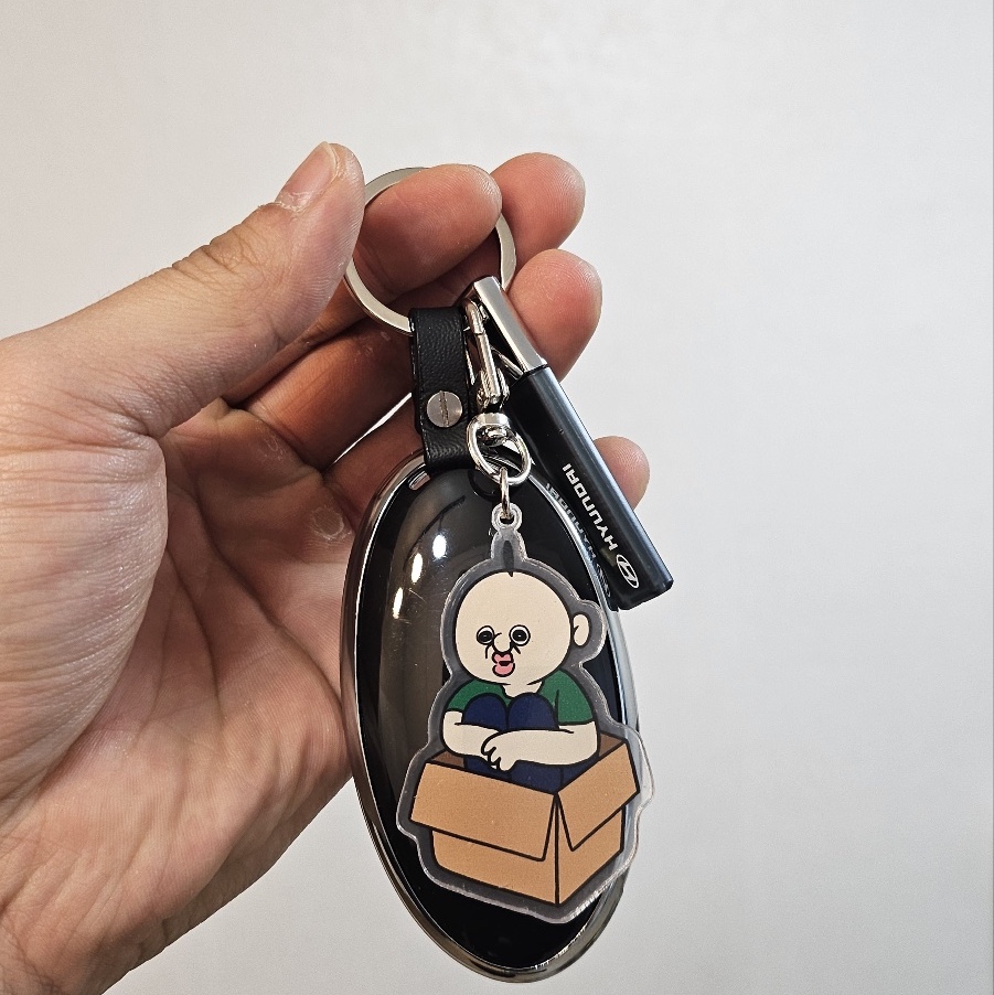 Bbangbbang Box Acrylic Keyring 착용 스타일