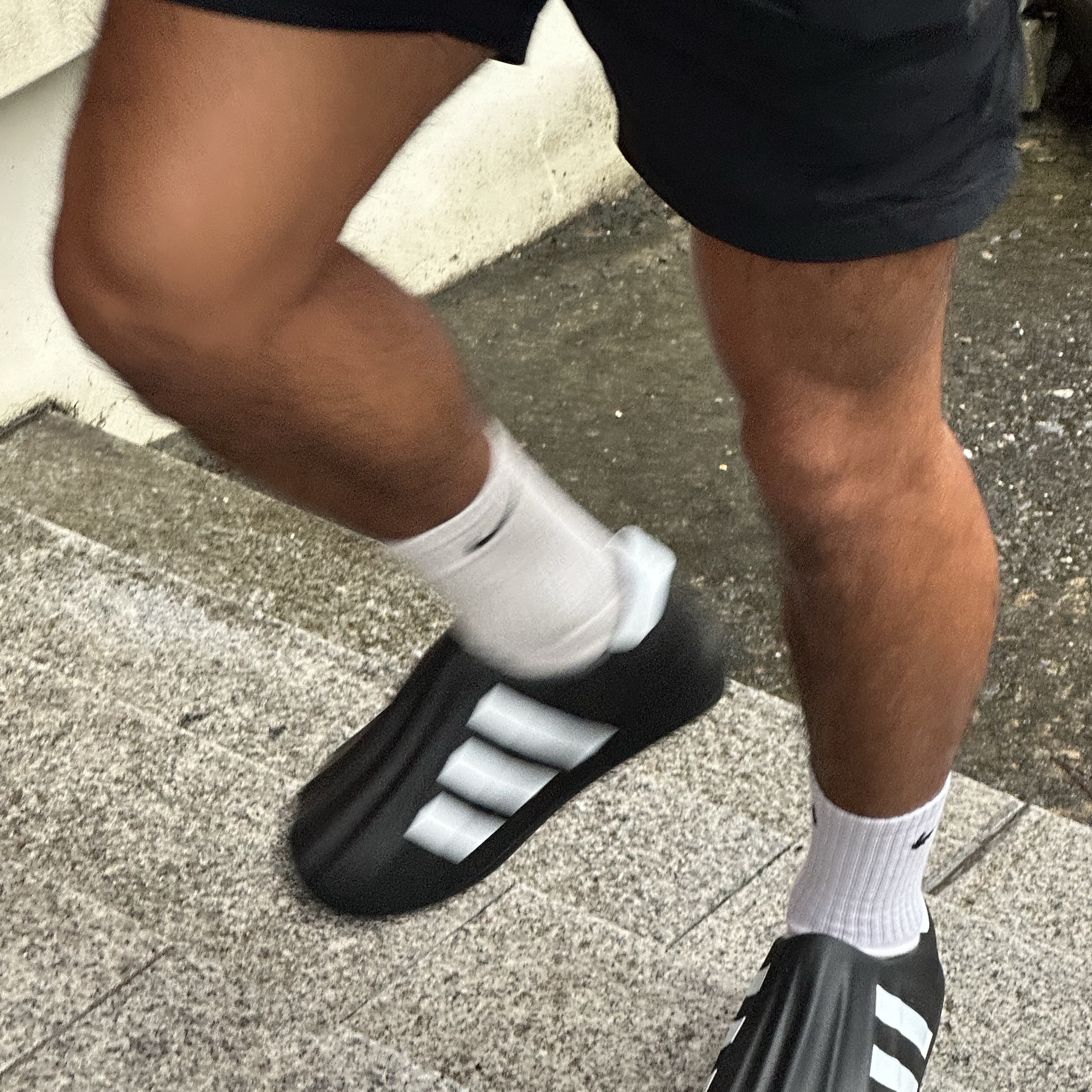 Adidas Adifom Superstar Core Black Cloud White 착용 스타일