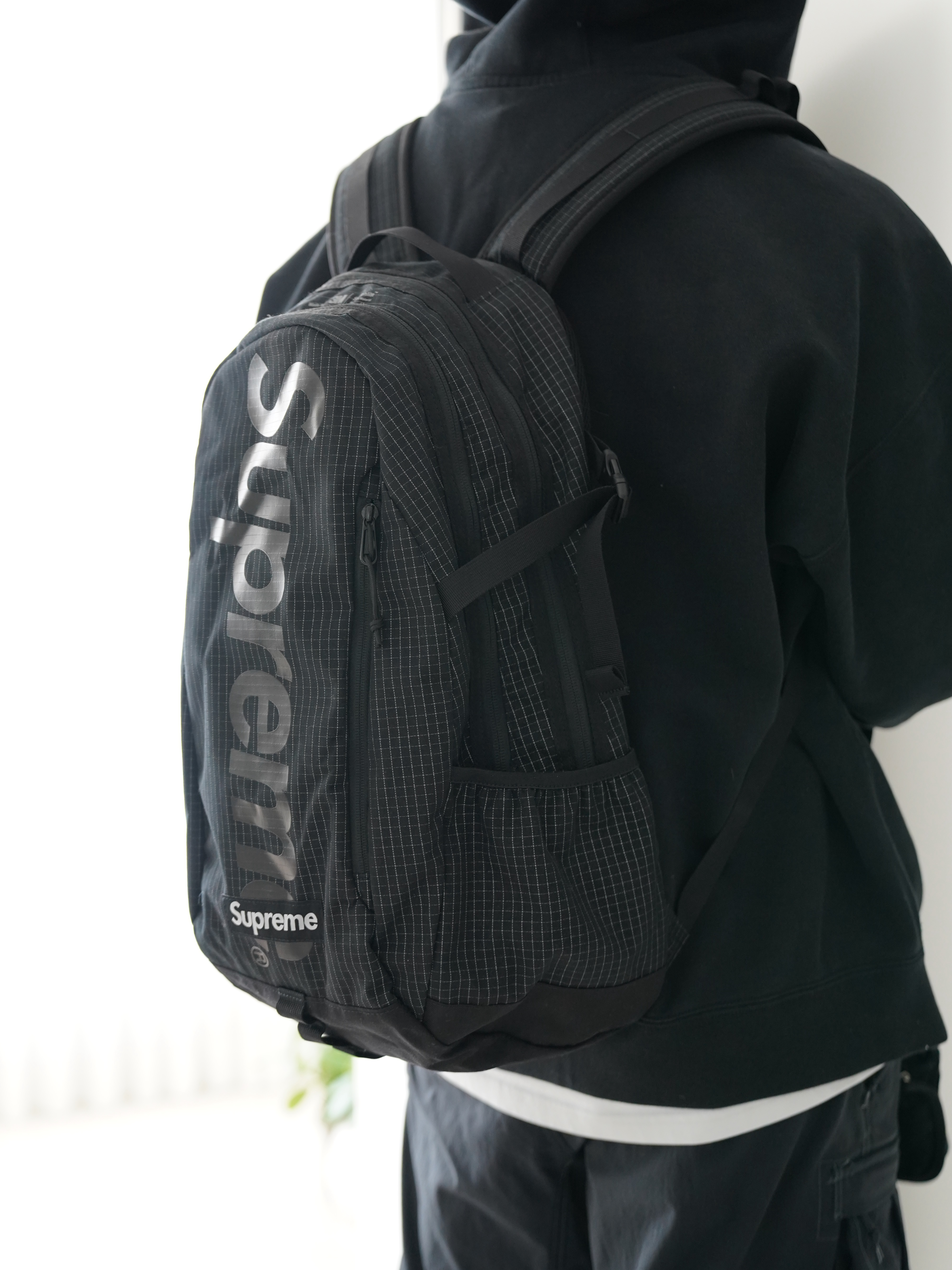Supreme Backpack Black - 24SS, Nike NRG Solo Swoosh Fleece Hoodie Black White - US/EU 착용 스타일 - 1