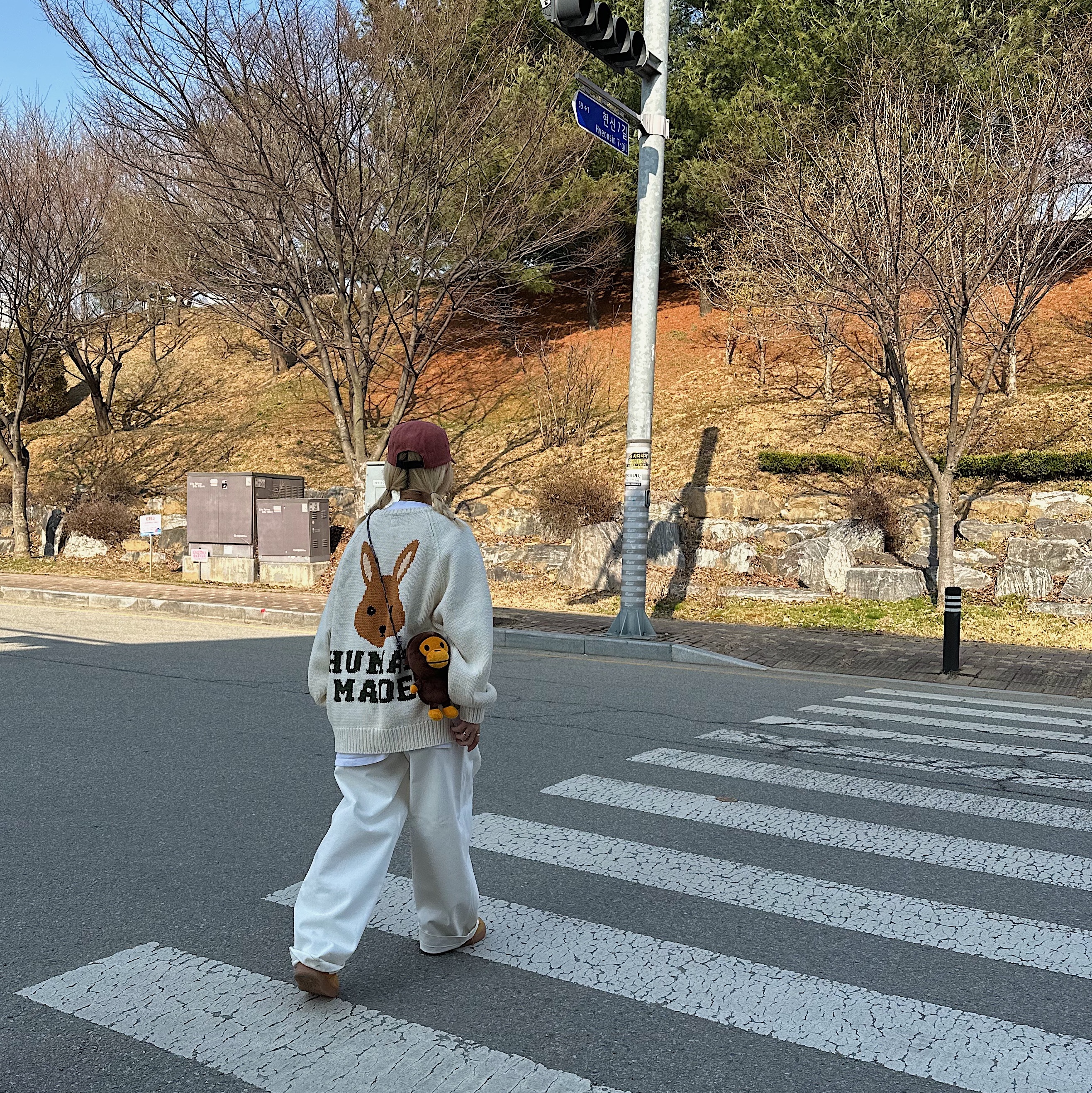 Human Made Rabbit Raglan Knit Sweater White, Supreme Denim Camp Cap Rust - 23SS 착용 스타일 - 1