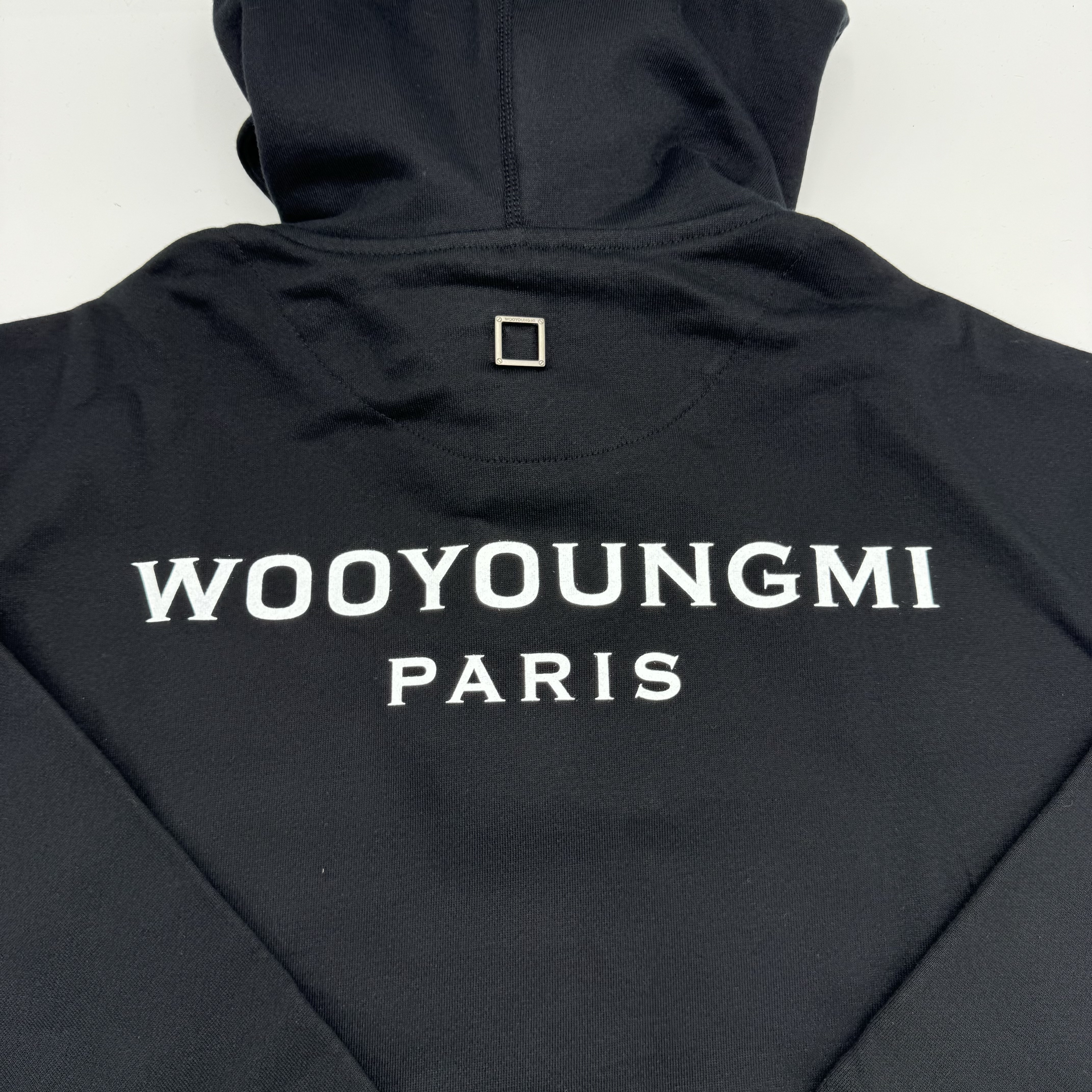 Wooyoungmi Cotton Back Logo Hooded Sweatshirt Black - 24SS 착용 스타일 - 3
