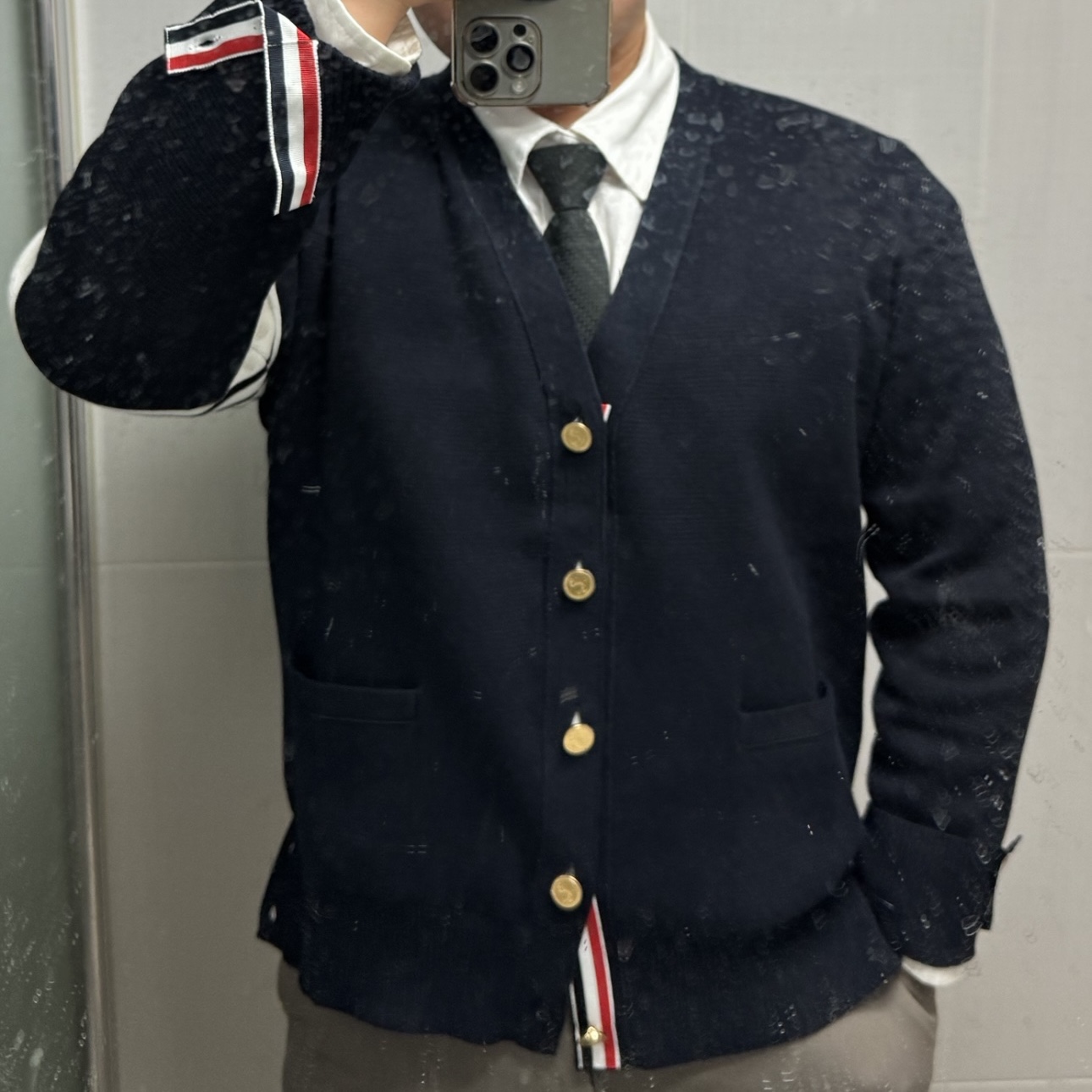 Thom Browne Milano Stitch 4-Bar Cardigan Navy 착용 스타일