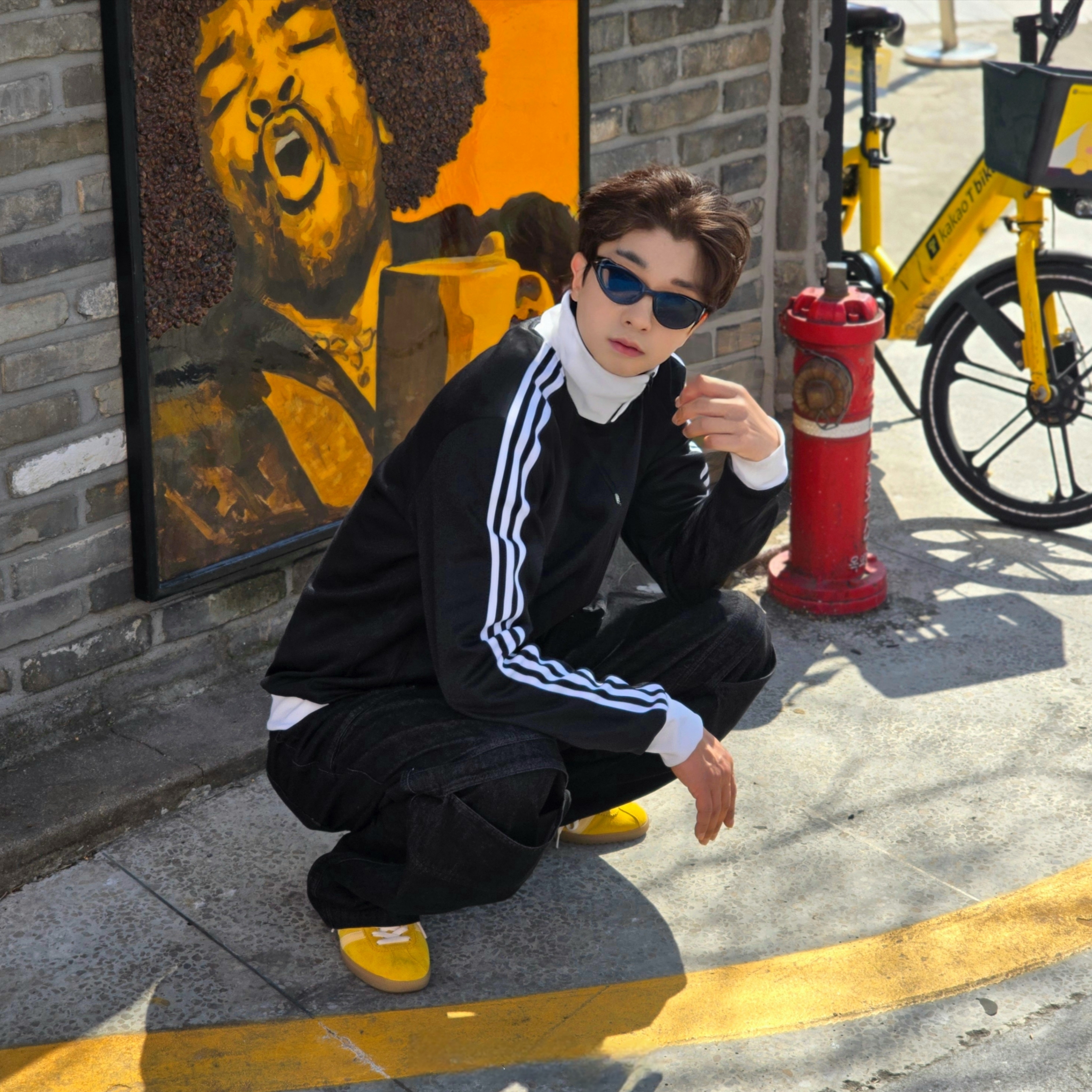 Adidas Adicolor Classics Beckenbauer Track Jacket Black - KR Sizing, Adidas Bermuda Bold Gold 착용 스타일 - 3