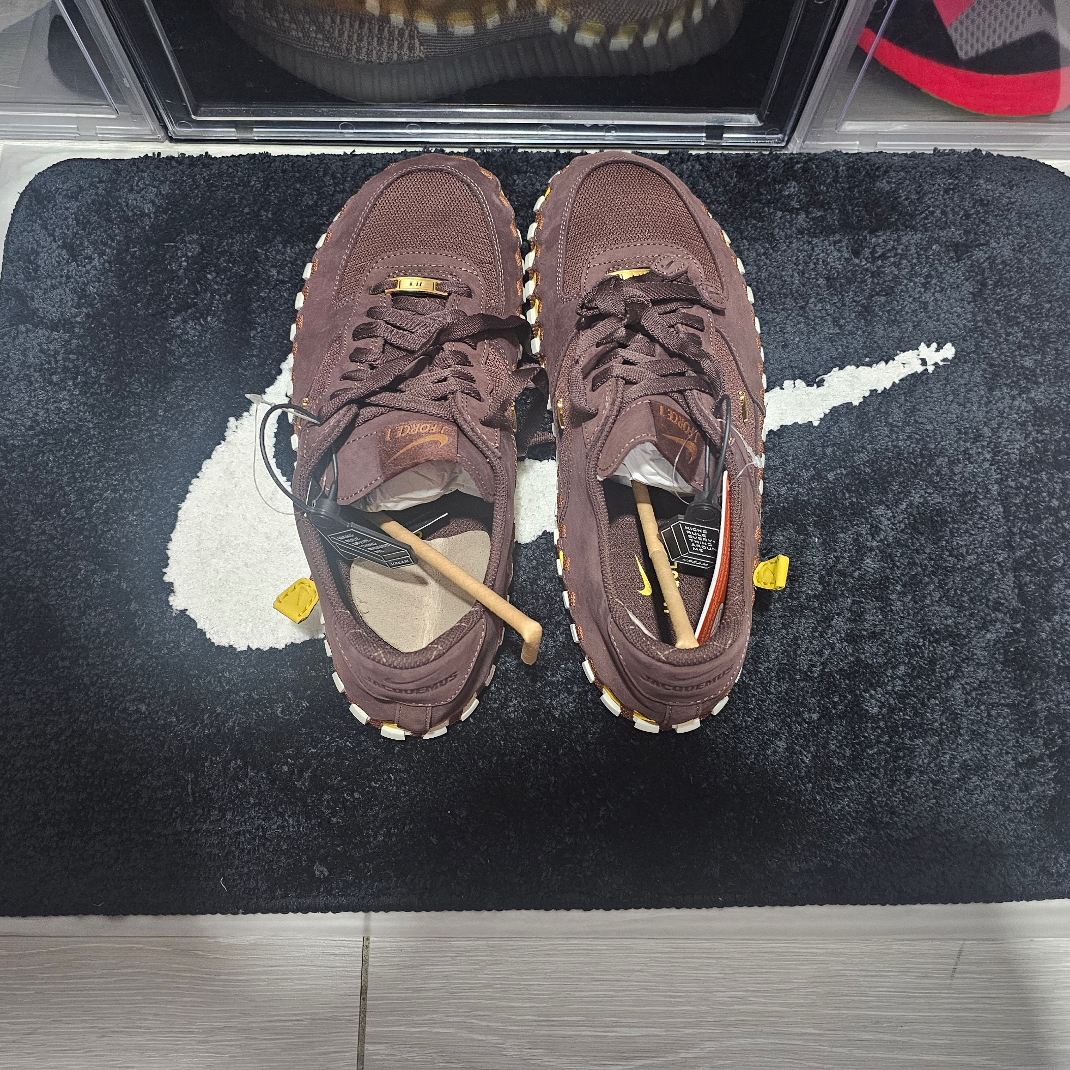 Nike x Jacquemus J Force 1 Low LX SP Earth 착용 스타일 - 1