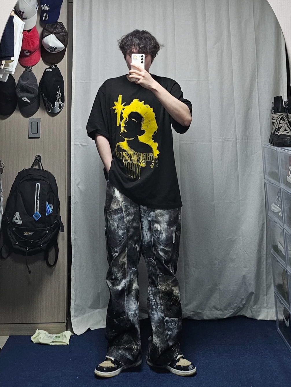 Undermycar House of Doris Graphic T-Shirt Black - 23SS, Nike x Travis Scott SB Dunk Low 착용 스타일 - 1
