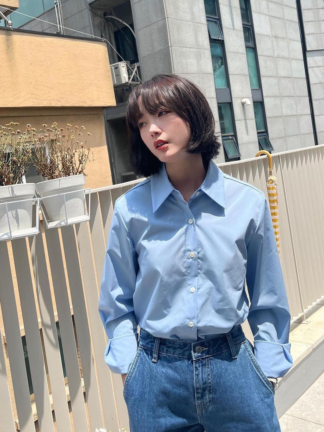 Gucci GG Oxford Cotton Shirt Blue, Gucci Oxford Cotton Shirt with Double G Embroidery Light Blue 착용 스타일 - 2