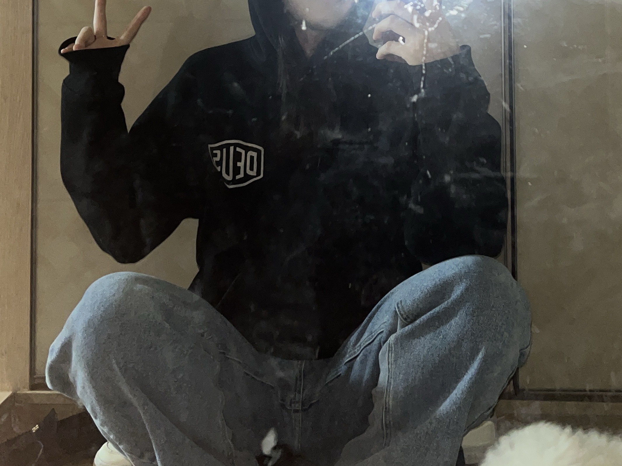 Deus Ex Machina Seoul Address Hoodie Black 착용 스타일