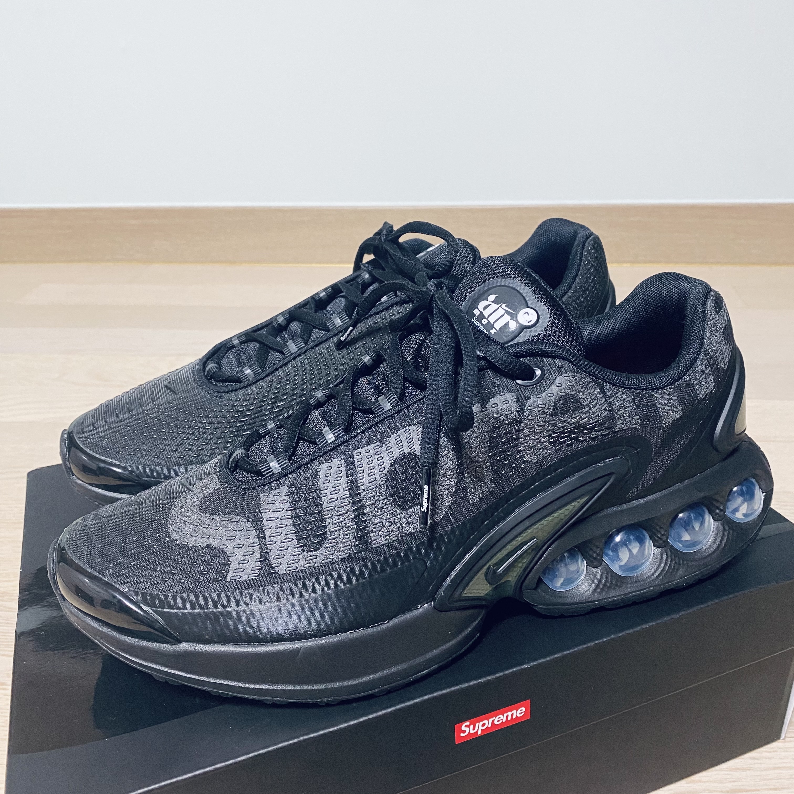 Nike x Supreme Air Max DN SP Black Galactic Jade 착용 스타일 - 1