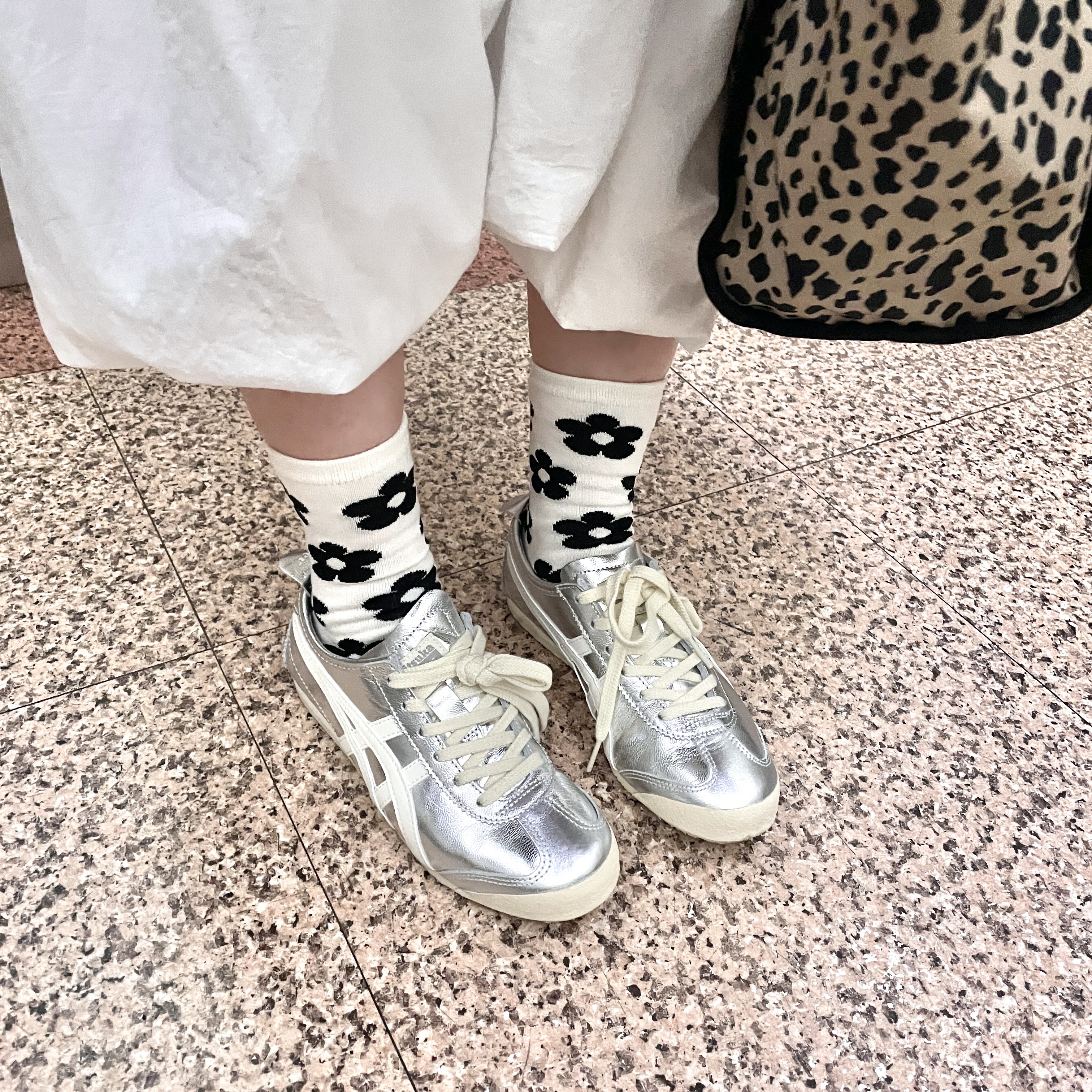 Onitsuka Tiger Mexico 66 Silver Off White 착용 스타일 - 2