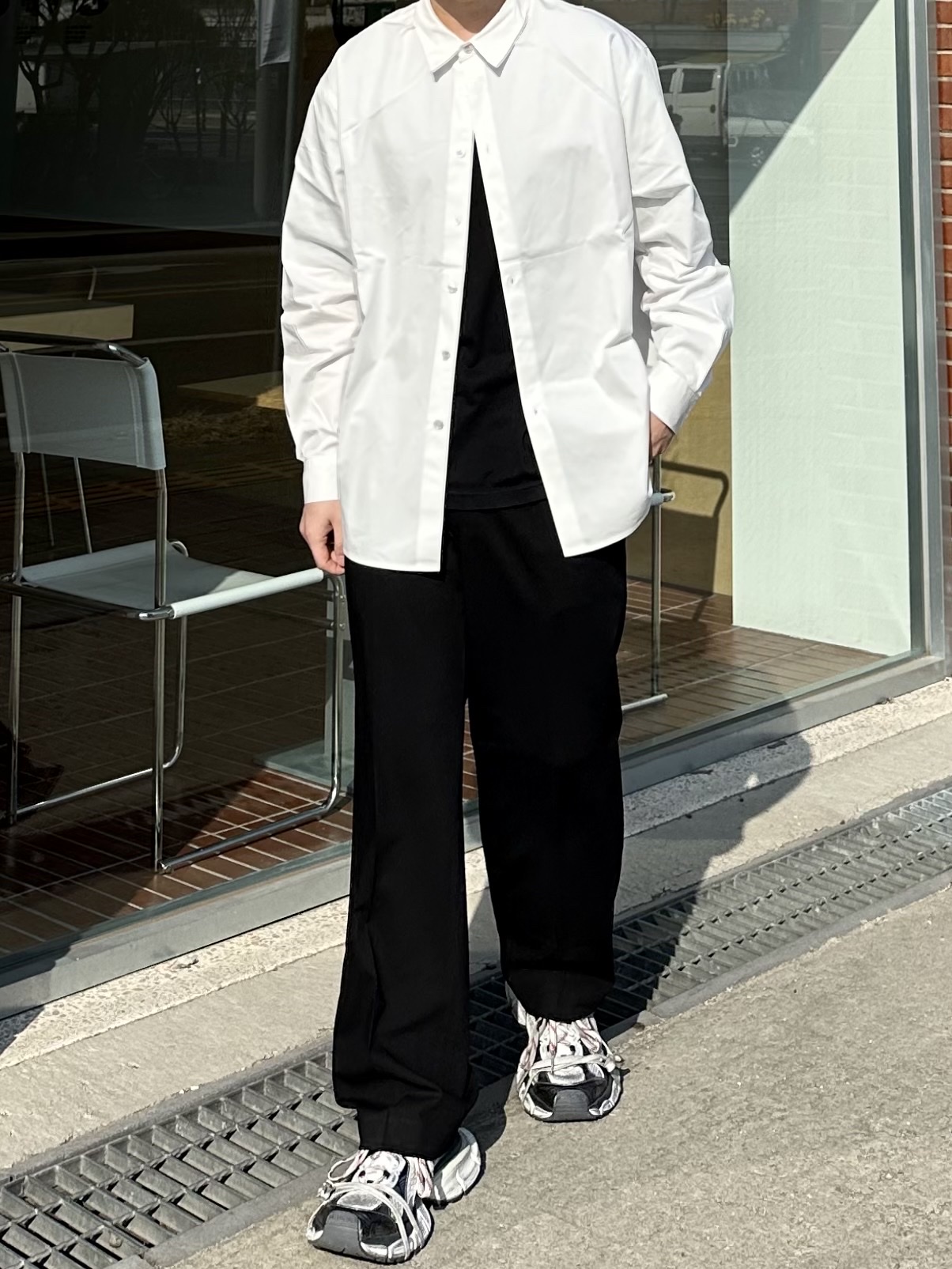 Balenciaga 3XL Sneakers Grey White Red 착용 스타일 - 2
