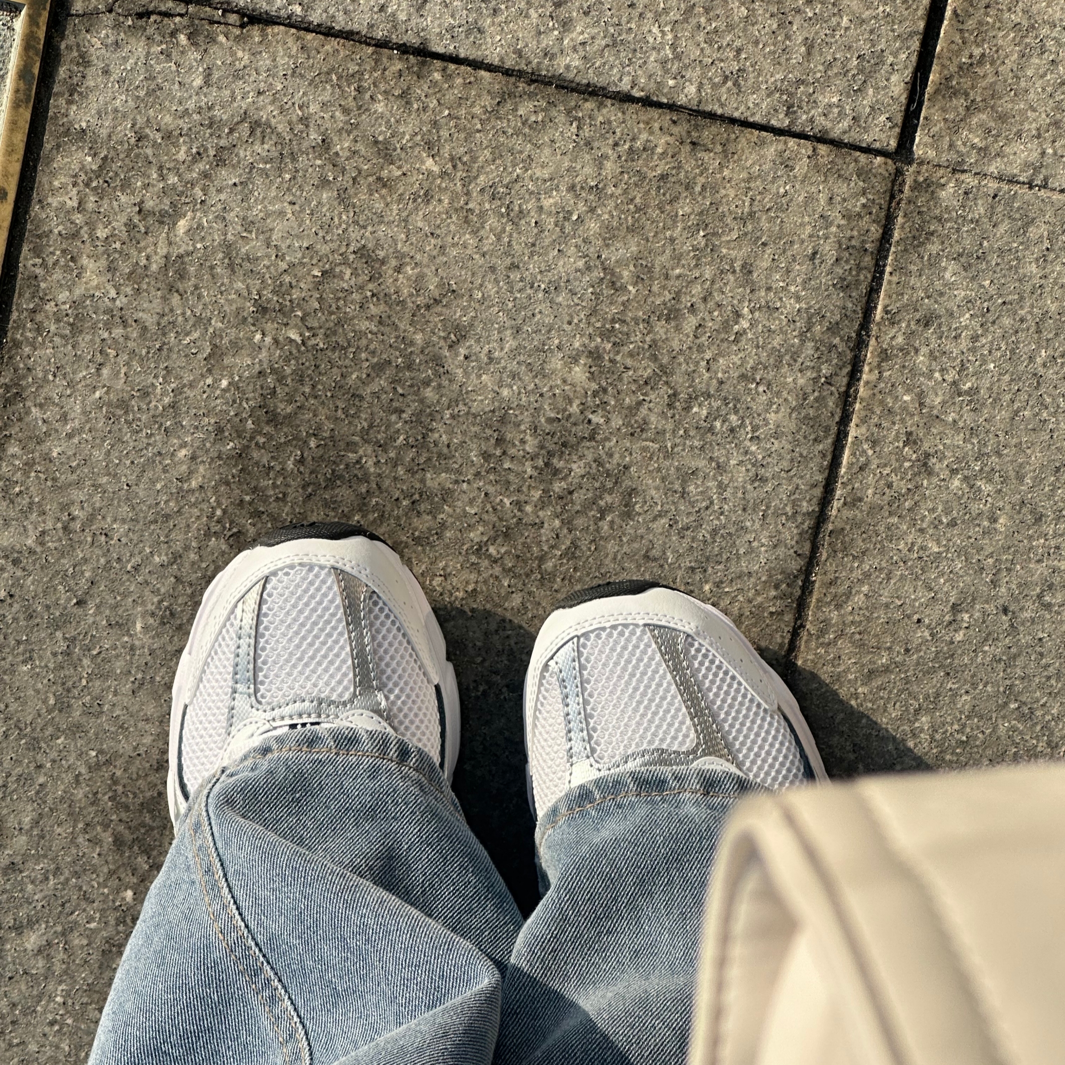 New Balance 530 White 착용 스타일