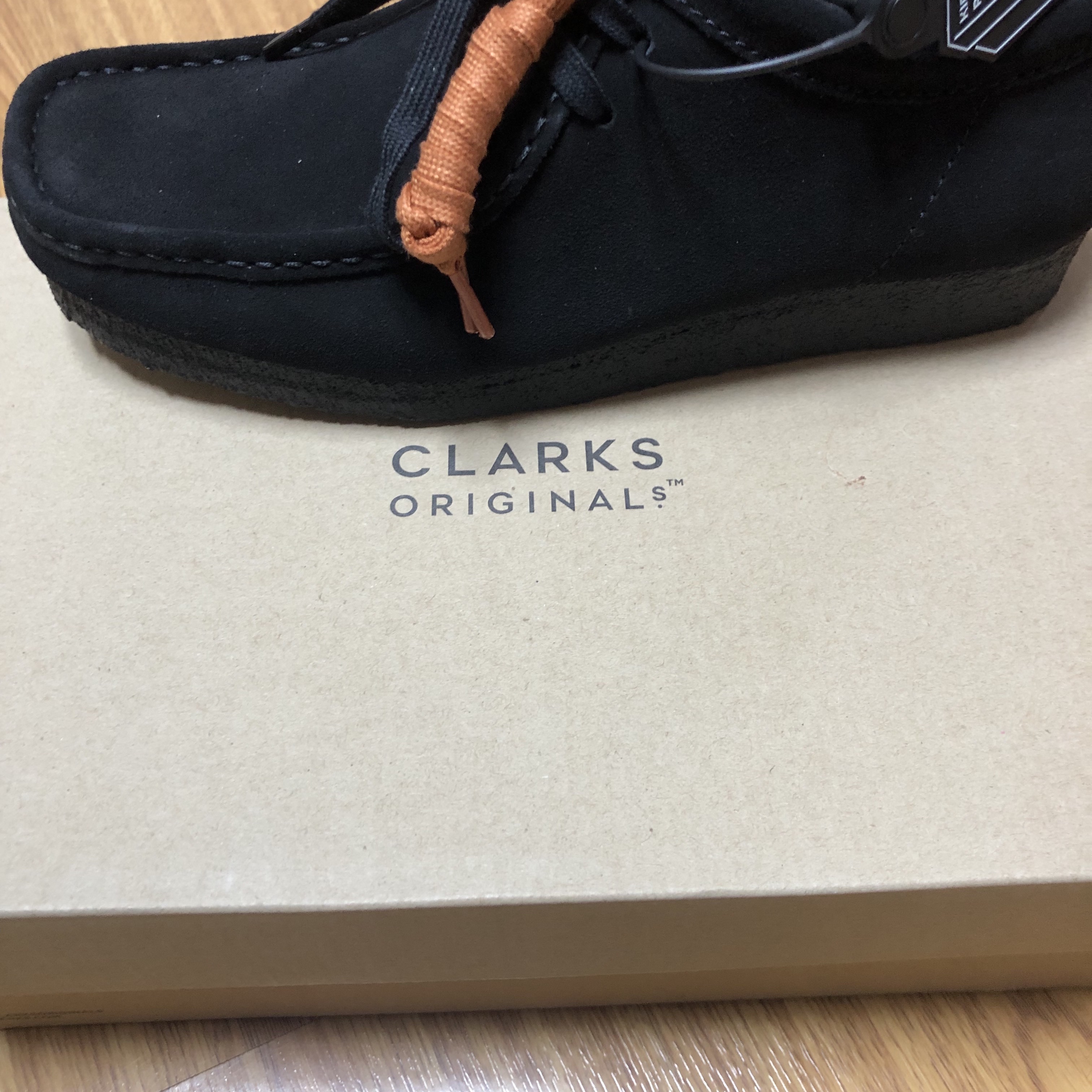 Clarks Wallabee Black Suede 착용 스타일
