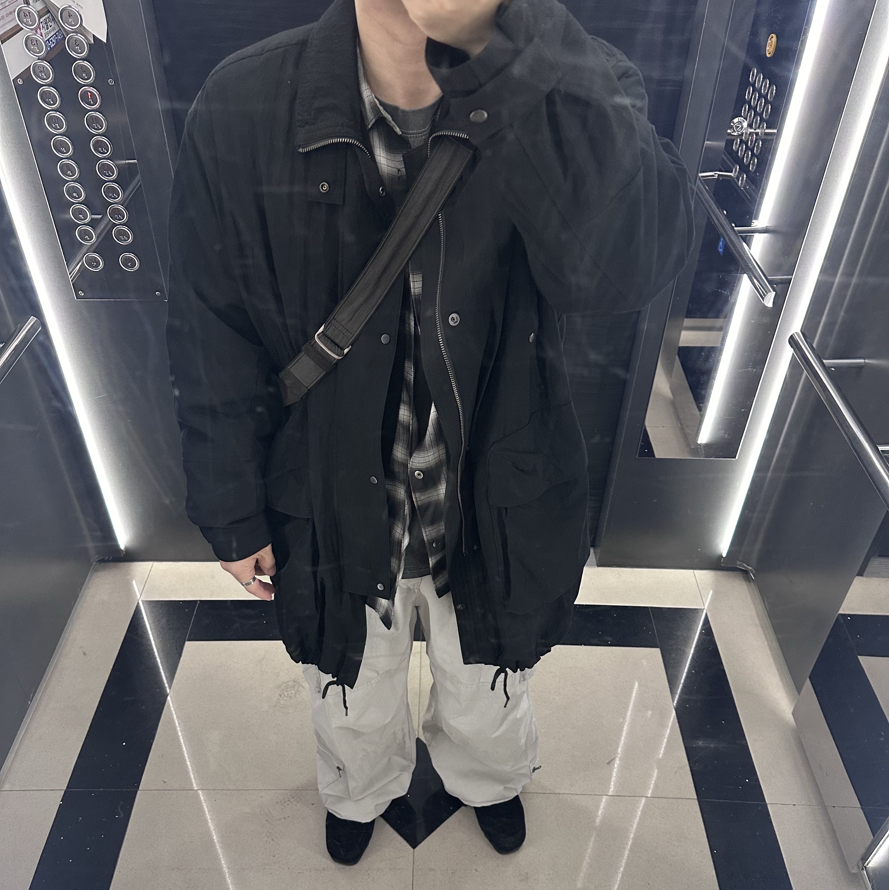 [프리오더] Polyteru Wallabee Shoes Woven Black, Polyteru Mohair Cardigan Black 착용 스타일