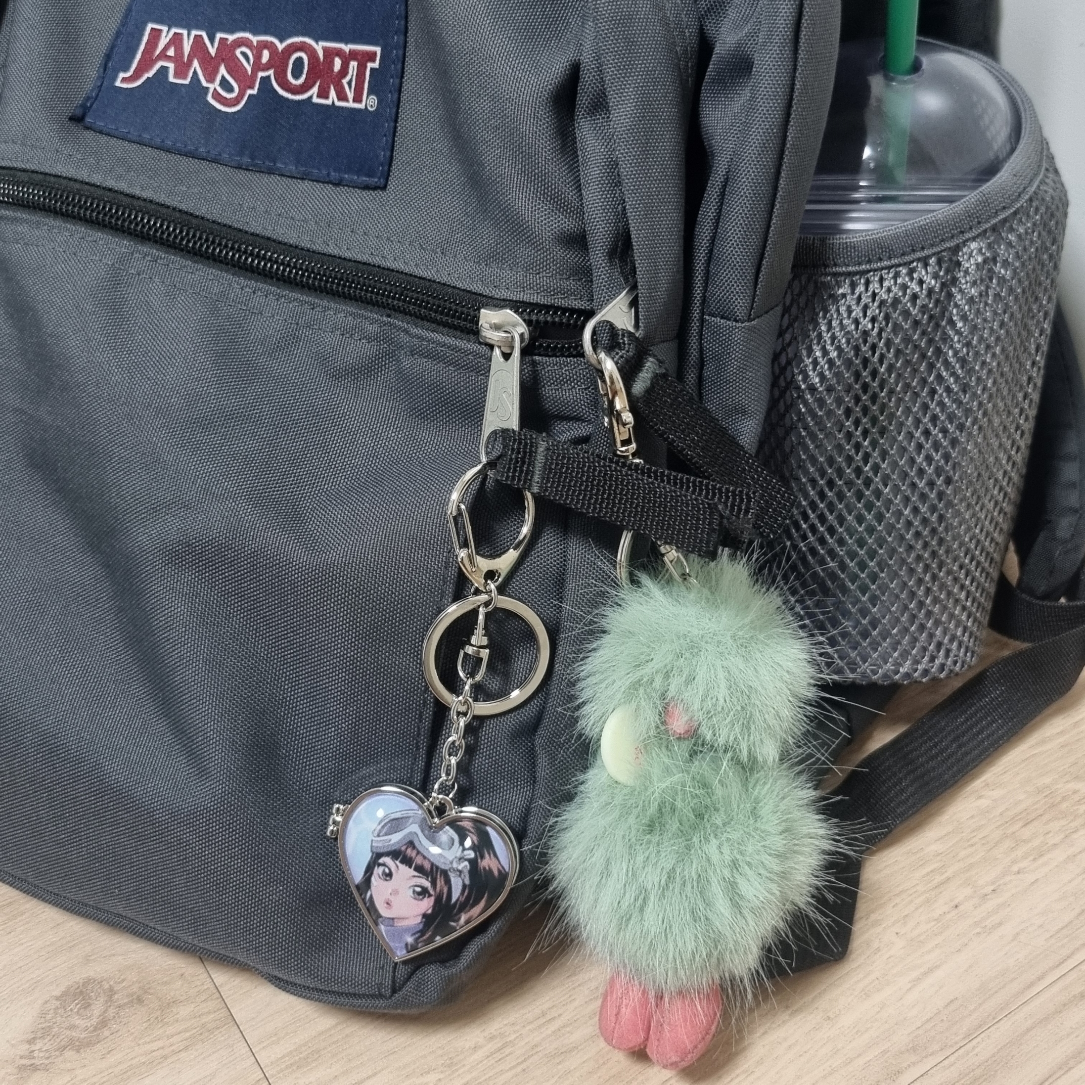 NewJeans Get Up Metal Mirror Keyring Hyein, Jansport Big Student Backpack Graphite Grey 착용 스타일