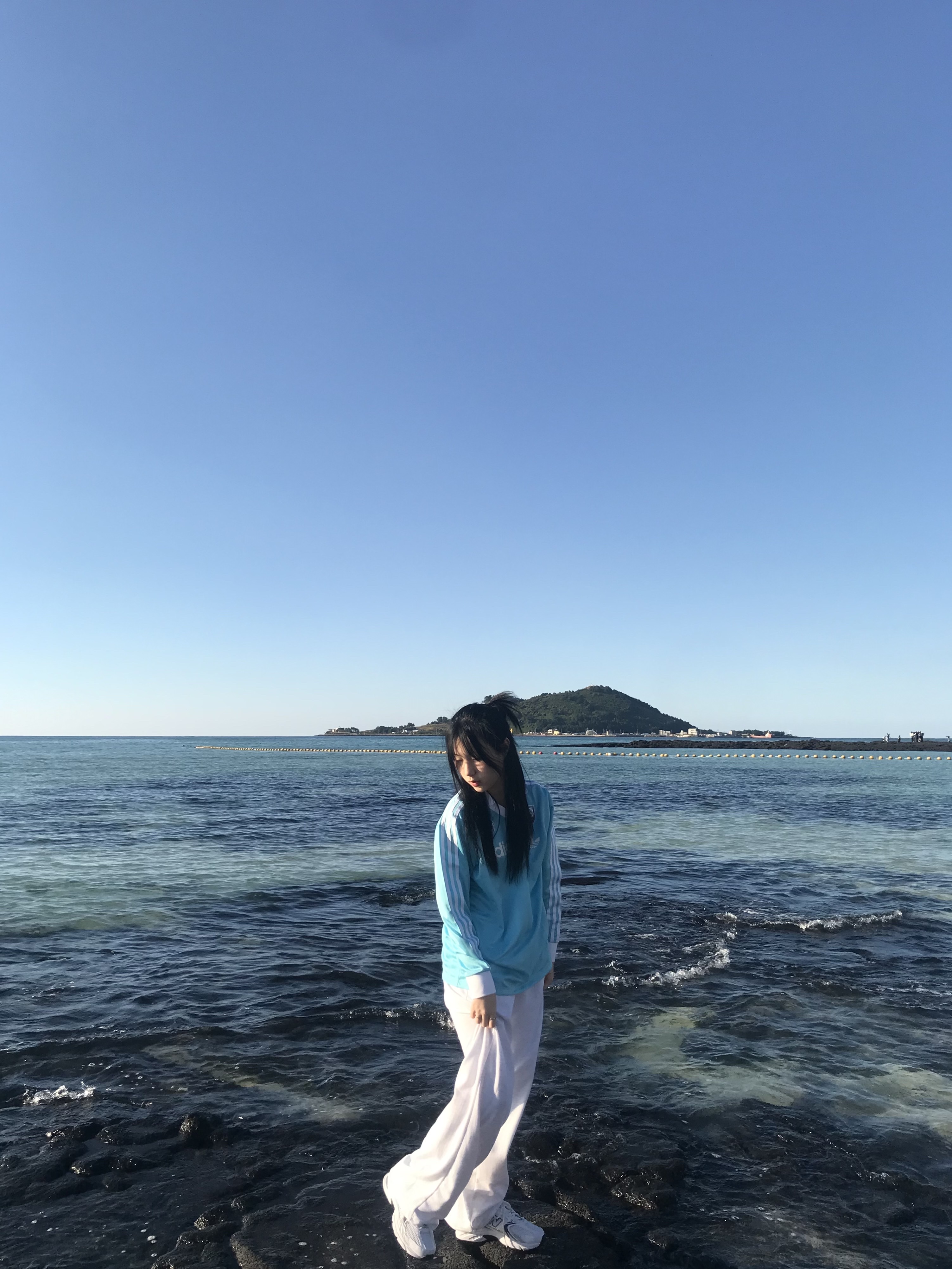 (W) Adidas Football Long Sleeve T-Shirt Light Aqua - KR Sizing, New Balance 530 White Silver 착용 스타일 - 1