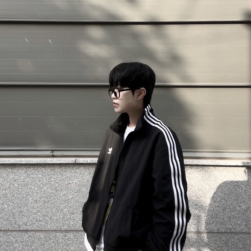 (W) Adidas Originals Adicolor Classics Lock-Up Track Jacket Black - KR Sizing 착용 스타일