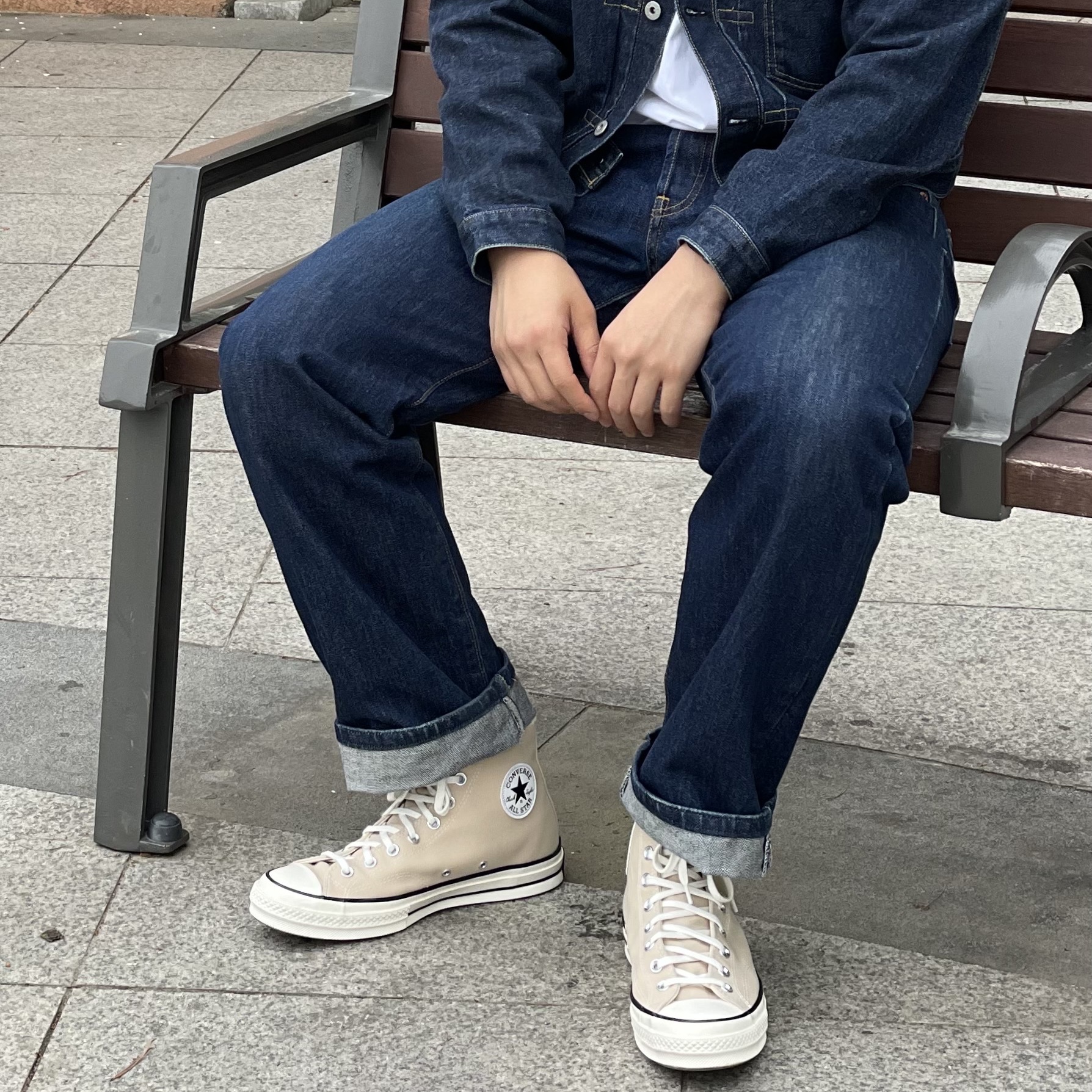 Levi's 501 Original Fit Jean Midium Indigo, Converse Chuck 70 High Parchment 착용 스타일 - 3
