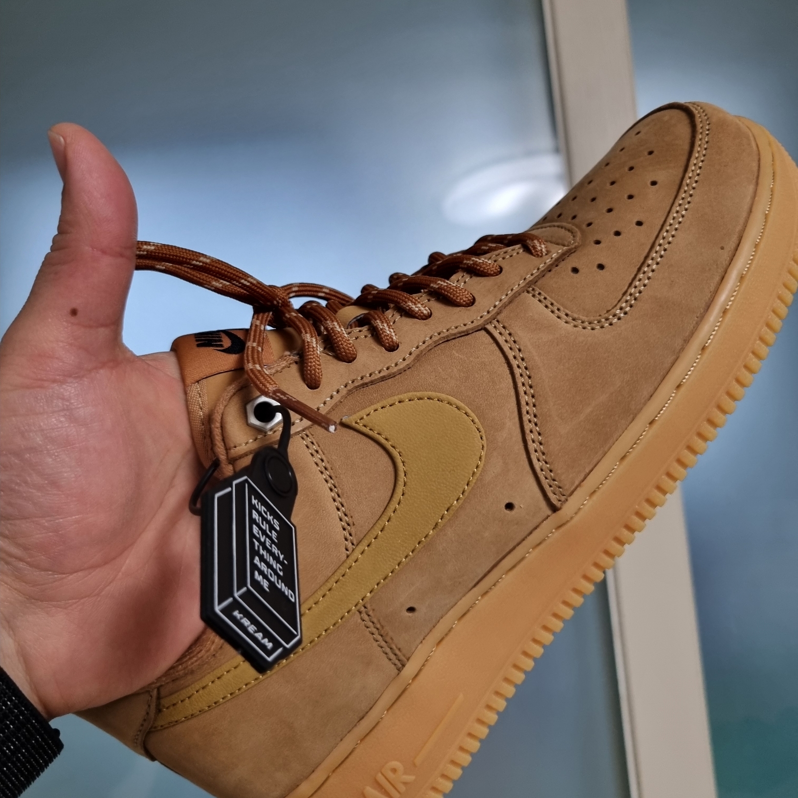 Nike Air Force 1 '07 WB Flax 착용 스타일 - 1