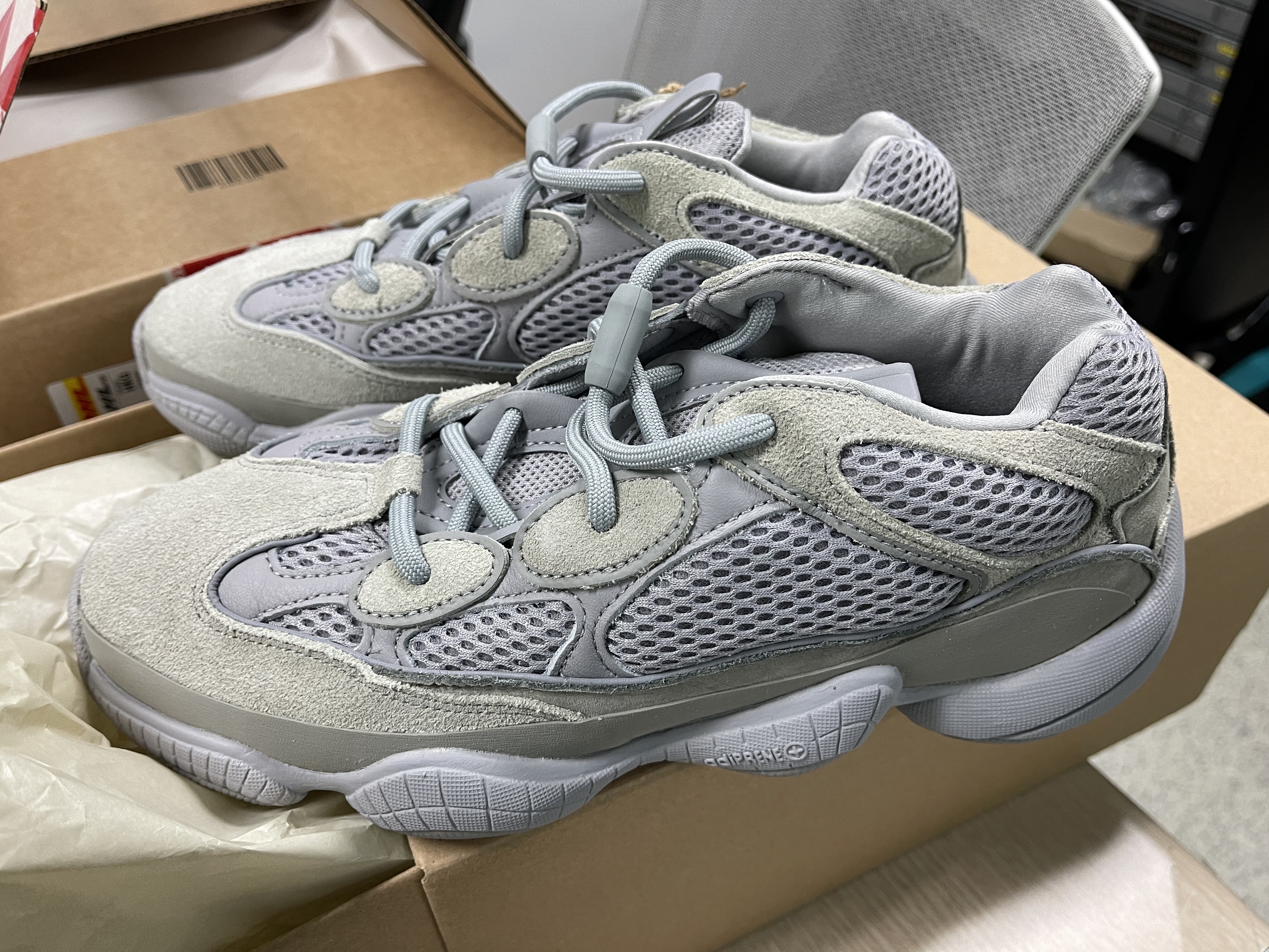 Adidas Yeezy 500 Stone Salt 착용 스타일 - 1